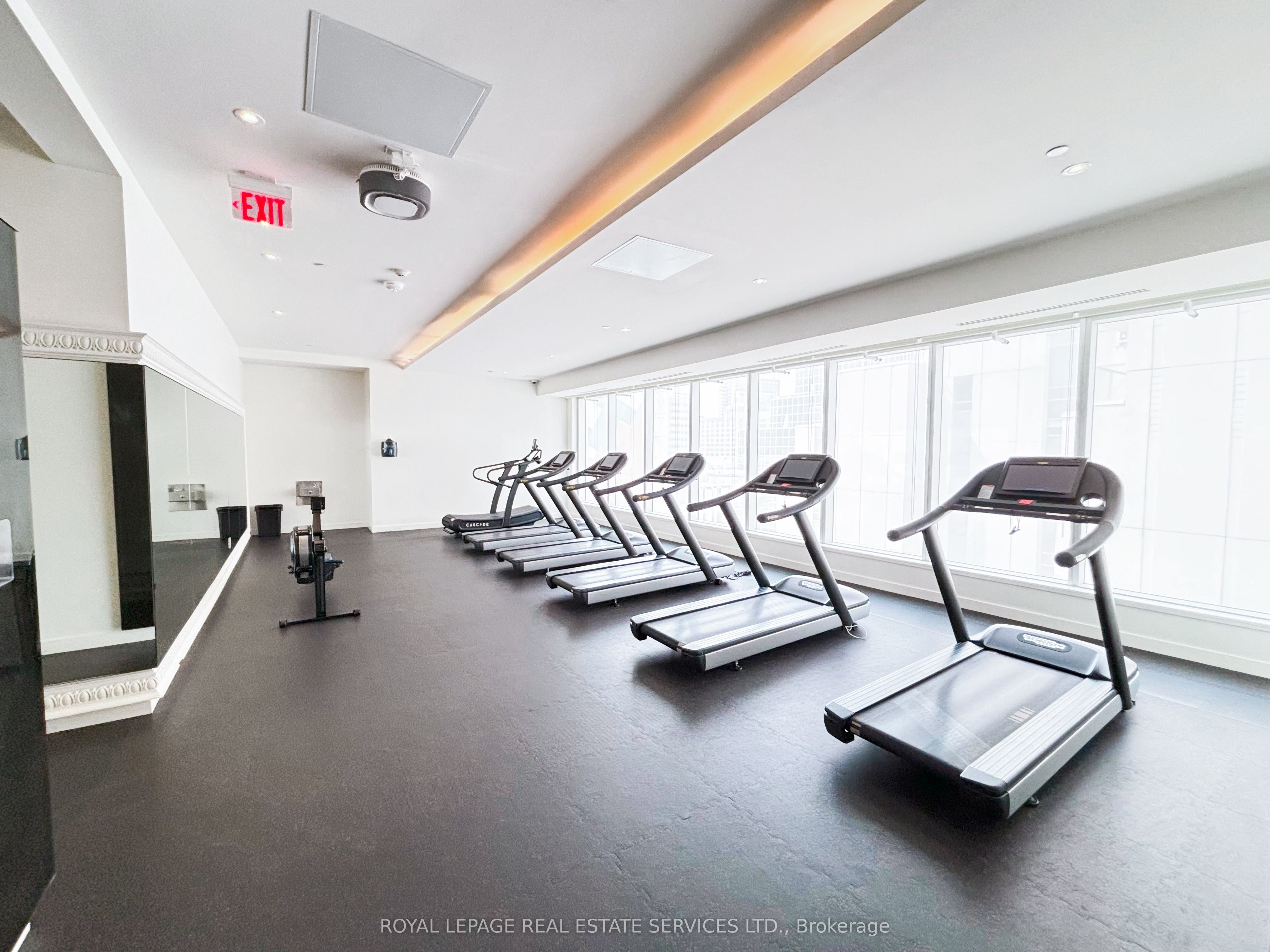 197 Yonge Street 2214 Property Photo 12