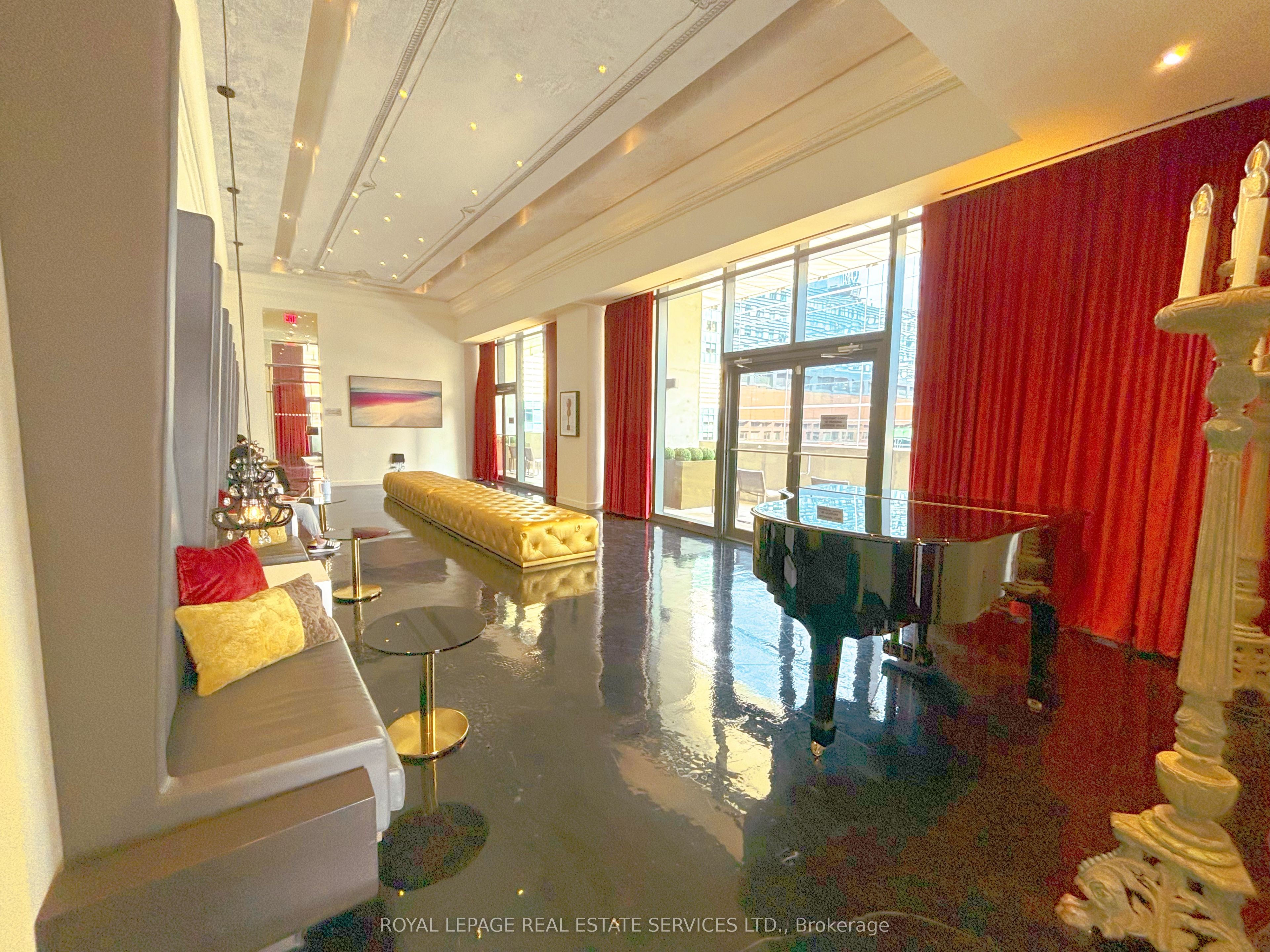 197 Yonge Street 2214 Property Photo 14