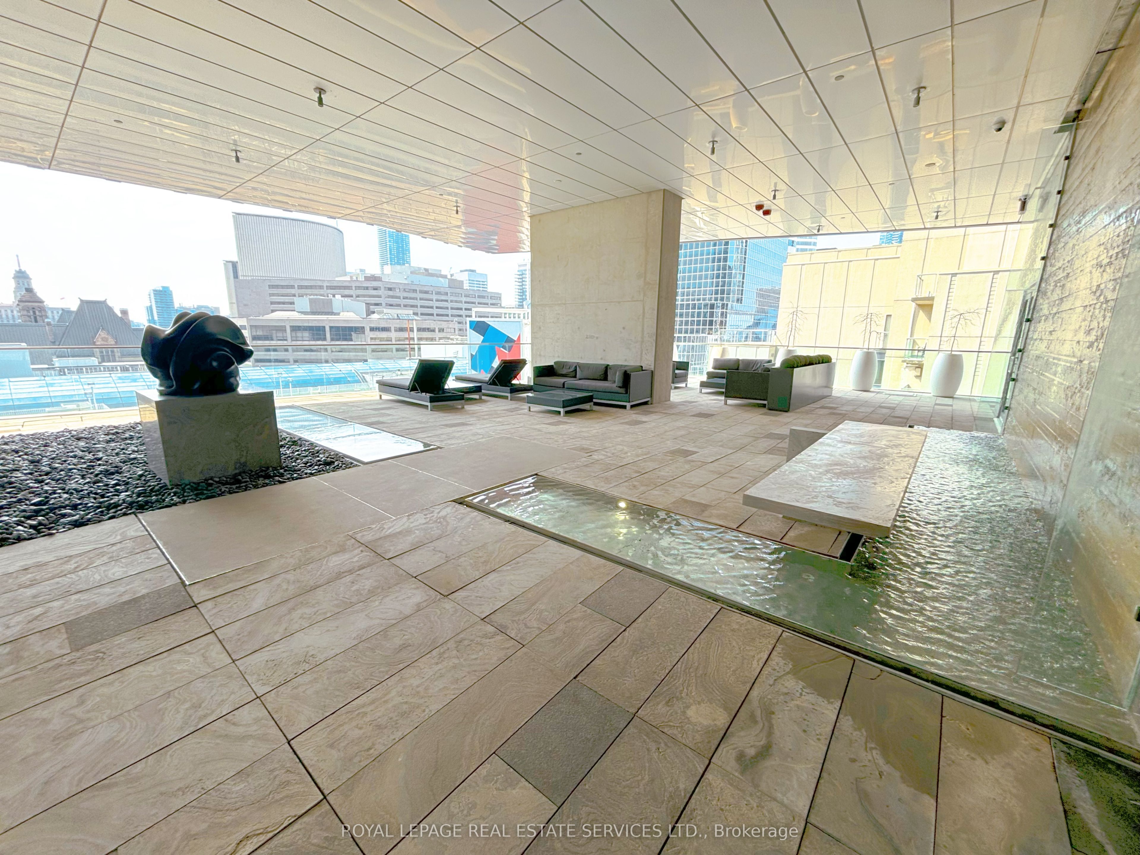 197 Yonge Street 2214 Property Photo 16