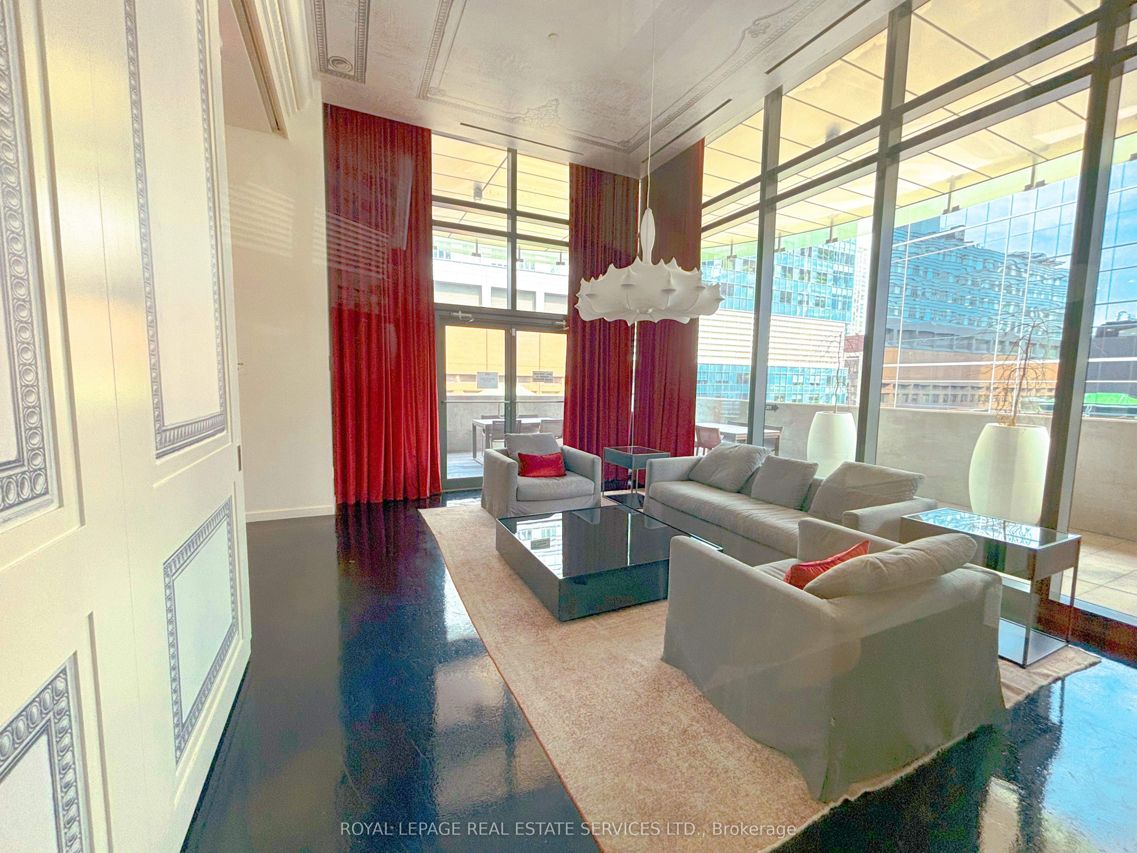 197 Yonge Street 2214 Property Photo 17