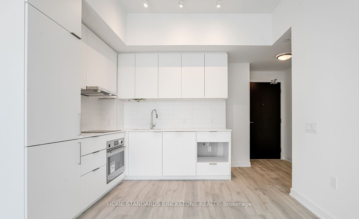 8 Olympic Gdn S Drive 1011 Property Photo 3