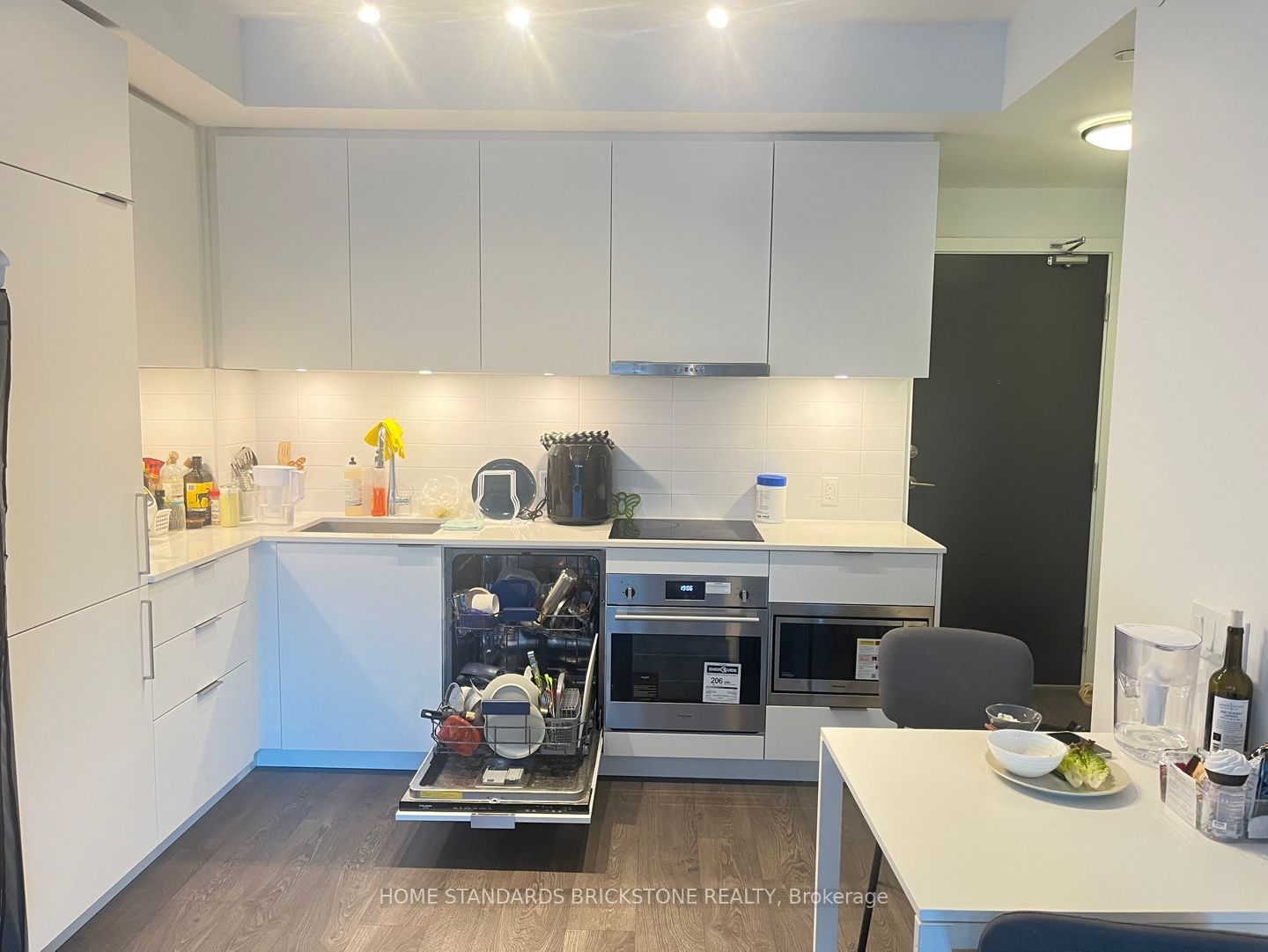 8 Olympic Gdn S Drive 1011 Property Photo 4