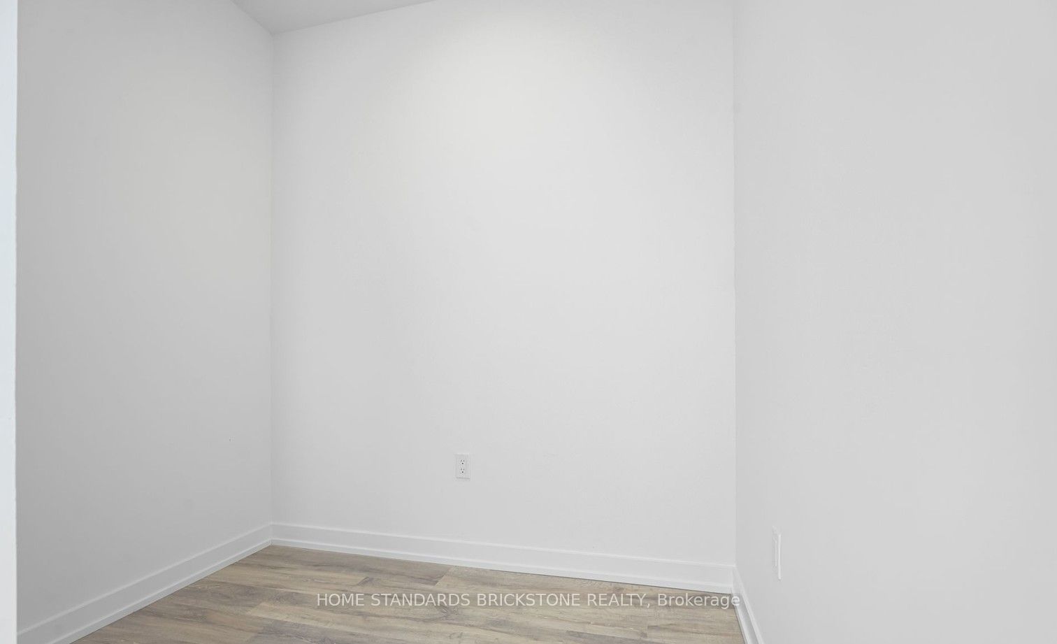 8 Olympic Gdn S Drive 1011 Property Photo 10