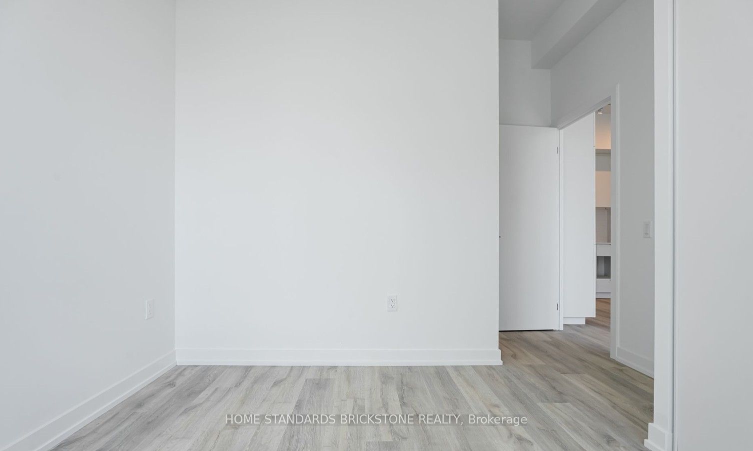 8 Olympic Gdn S Drive 1011 Property Photo 12