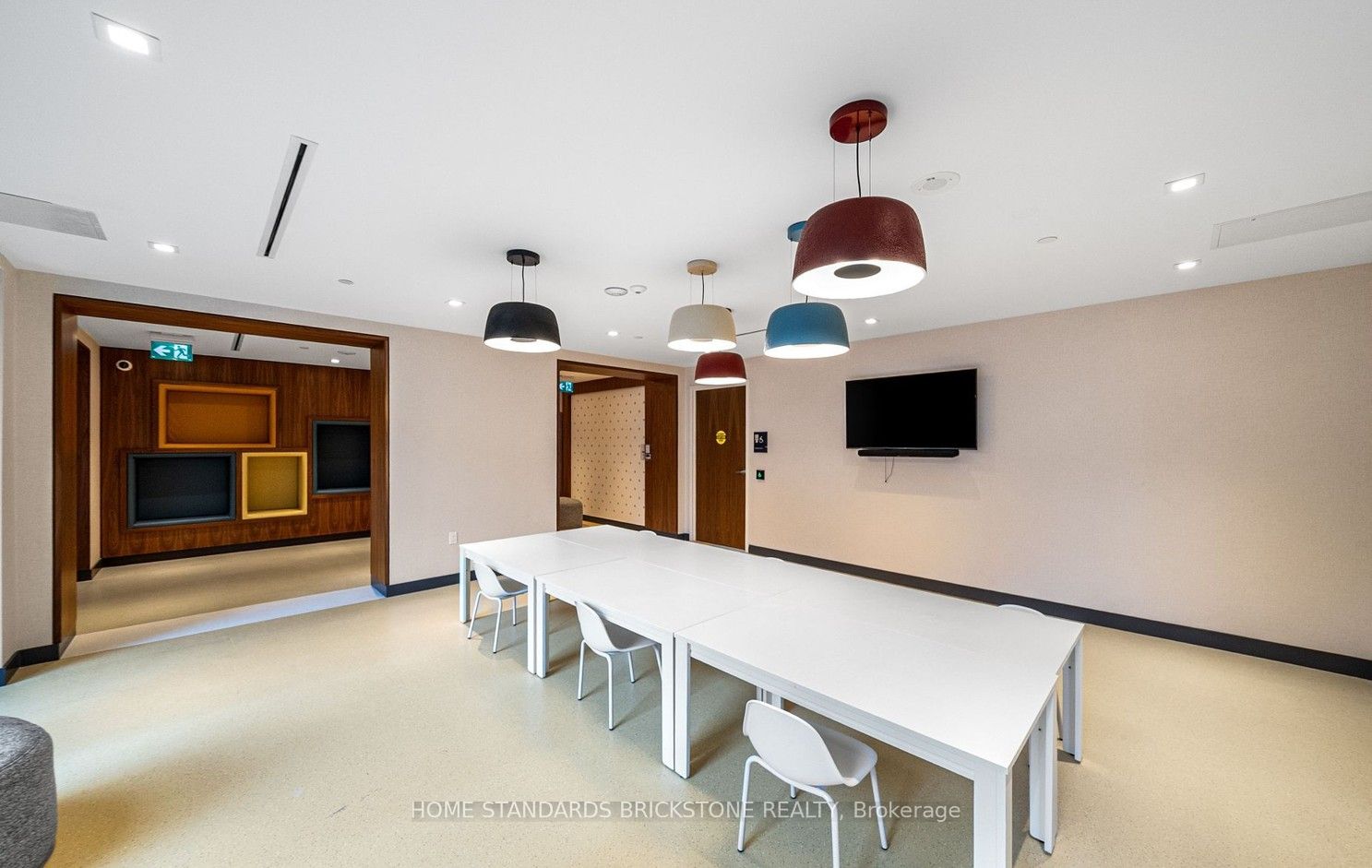 8 Olympic Gdn S Drive 1011 Property Photo 28