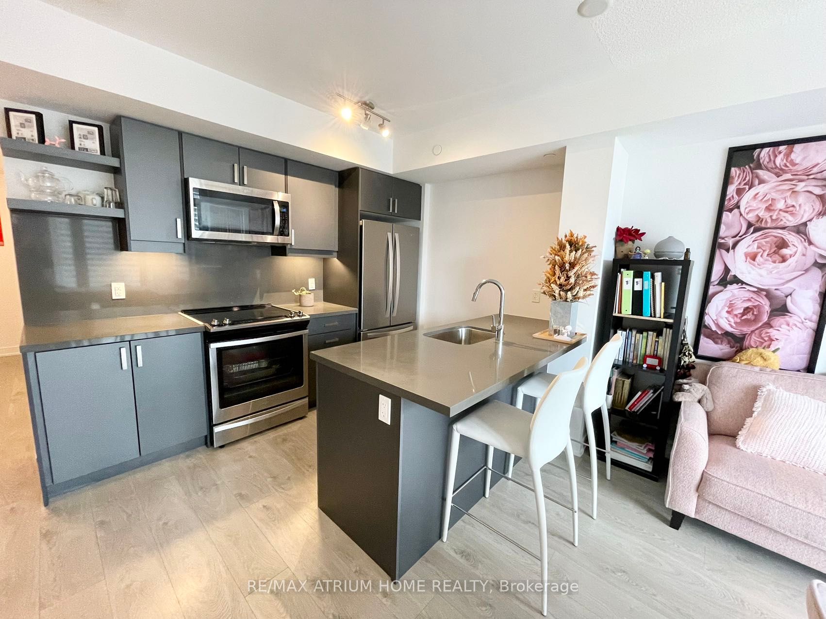 50 Wellesley Street E 1703 Property Photo 2