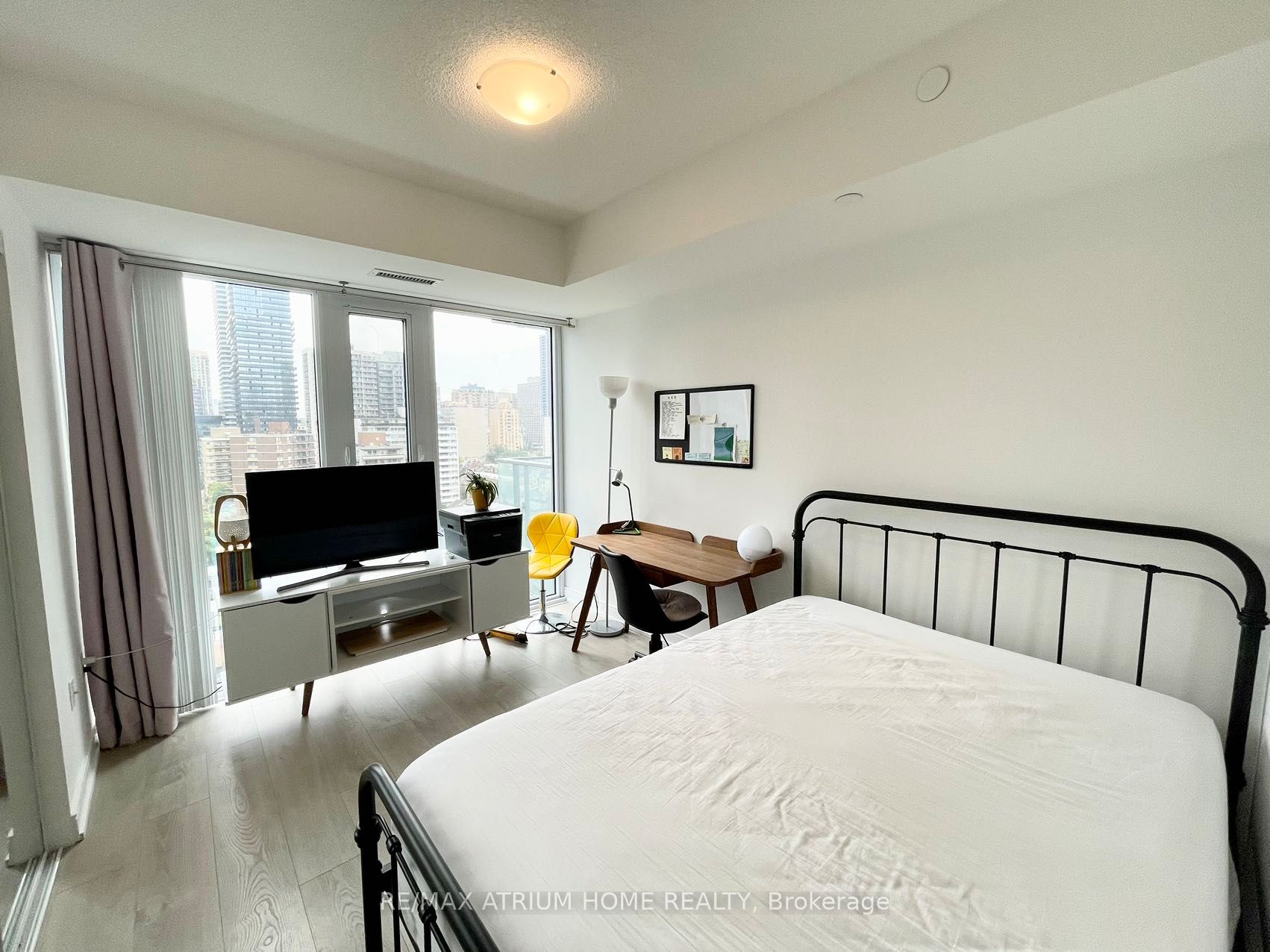 50 Wellesley Street E 1703 Property Photo 6