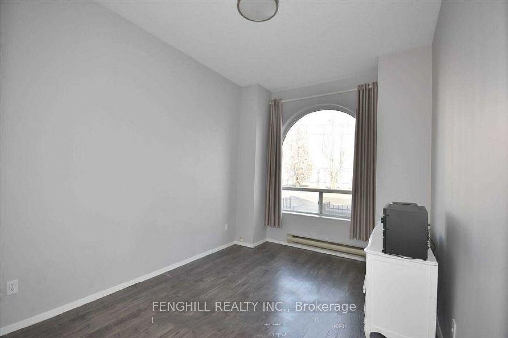 678 Bathurst Street Main Property Photo 6