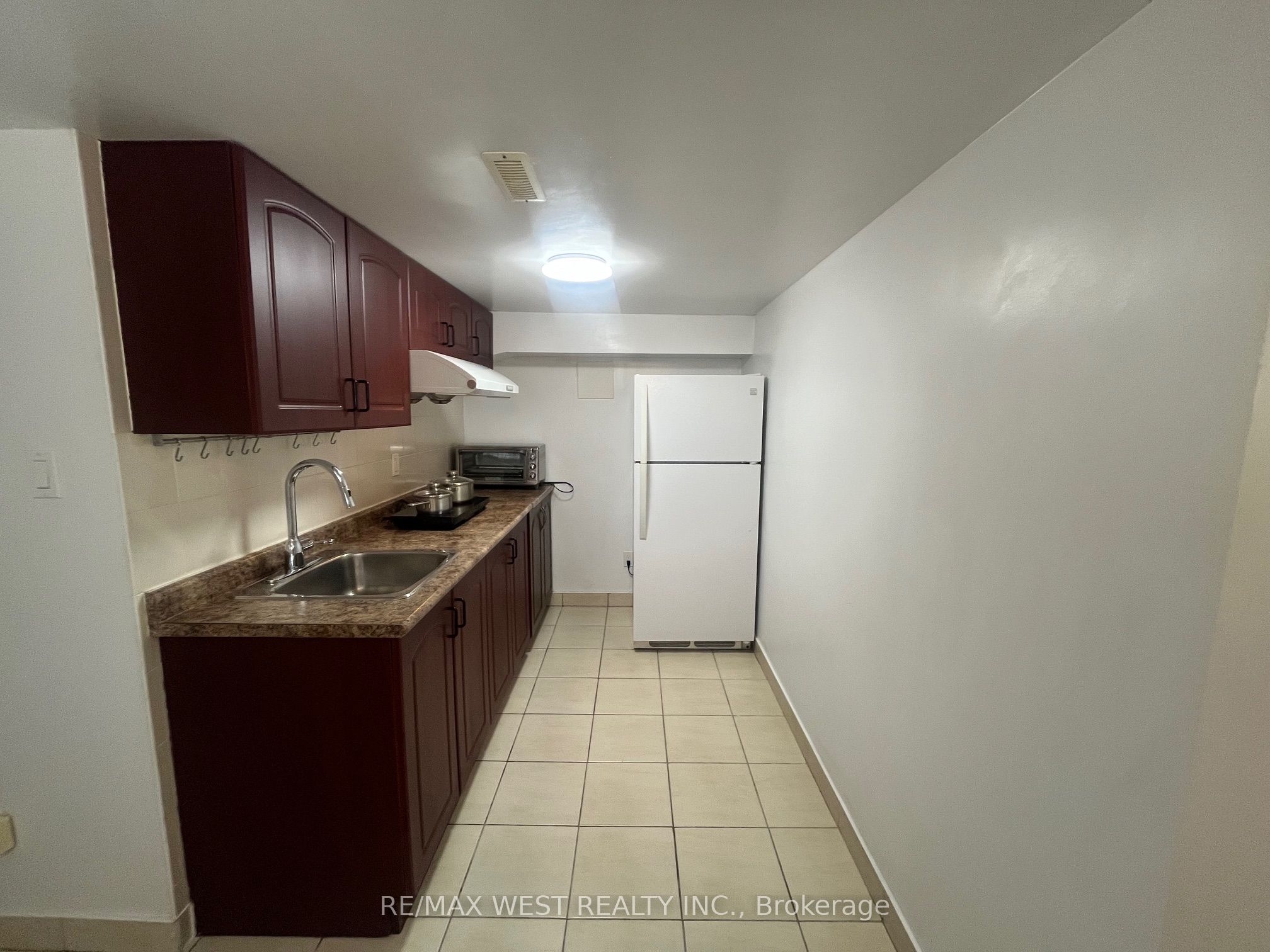707 Shaw Street Basement Property Photo 6