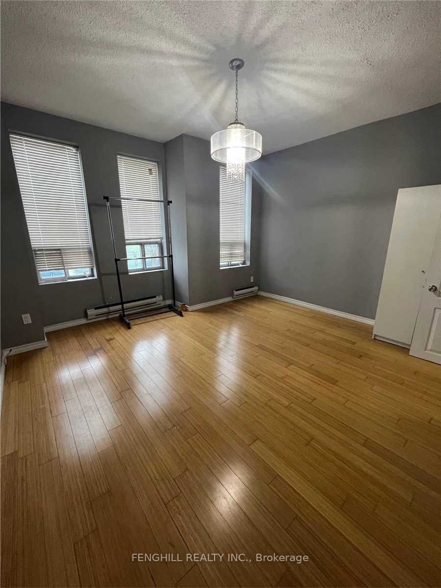 678 Bathurst Street 2 Property Photo 5