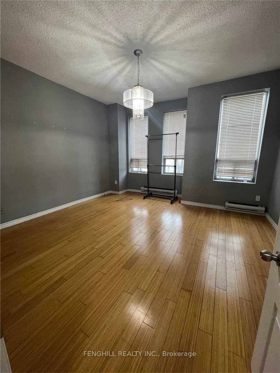 678 Bathurst Street 2 Property Photo 7