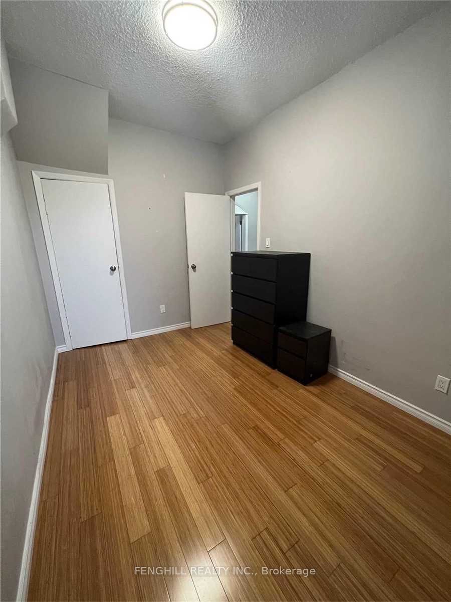 678 Bathurst Street 2 Property Photo 8