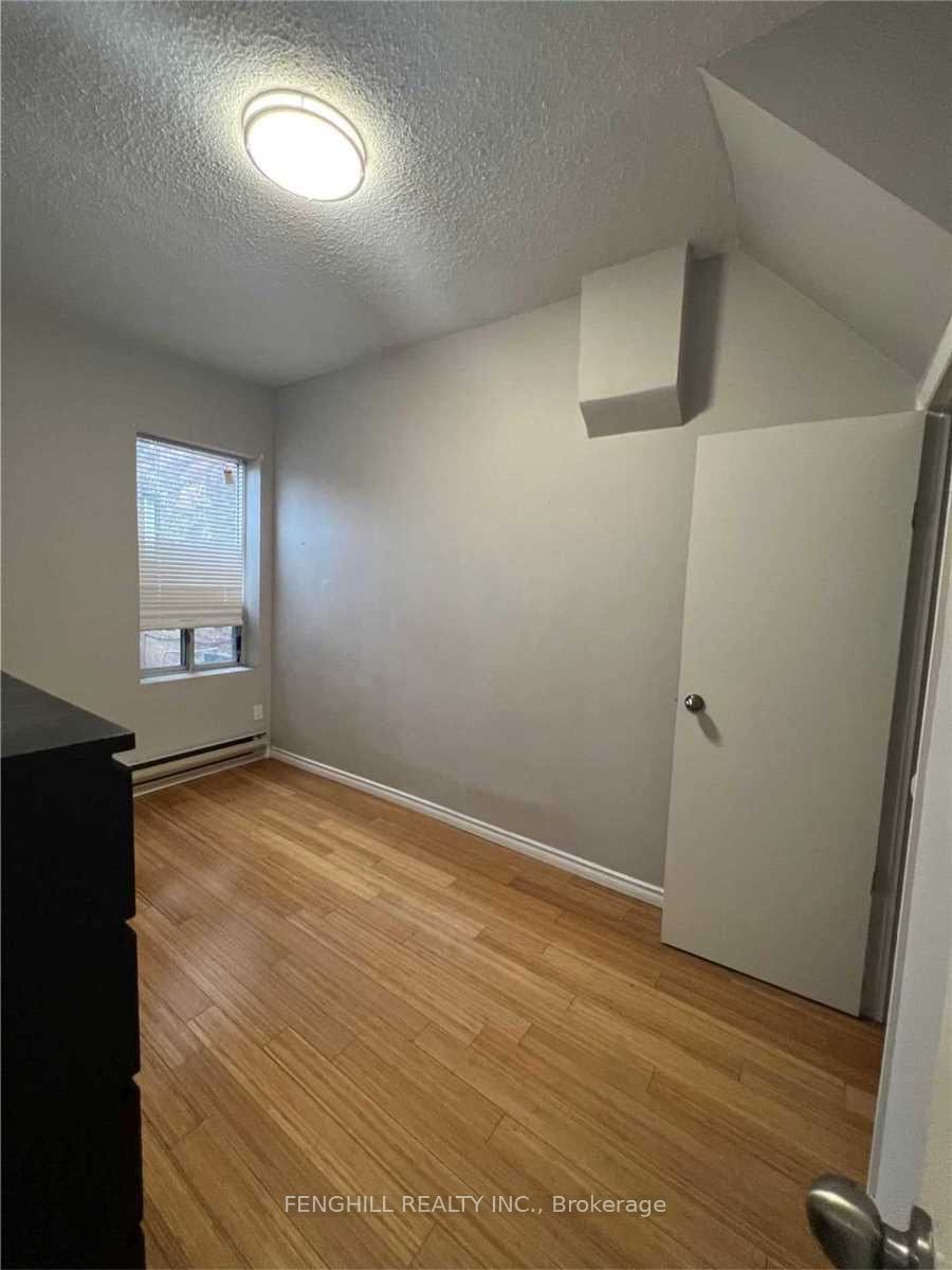 678 Bathurst Street 2 Property Photo 9