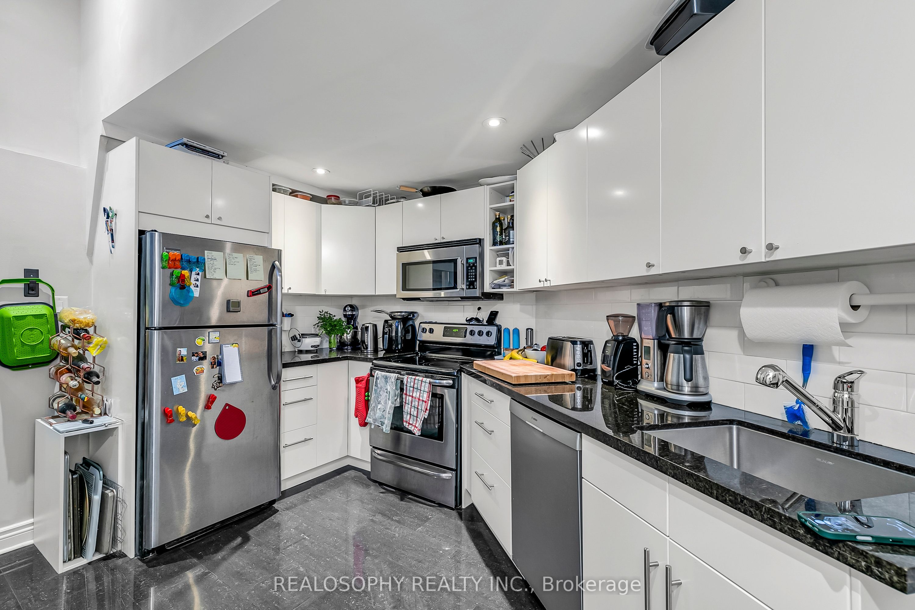 626 Huron Street Property Photo 4