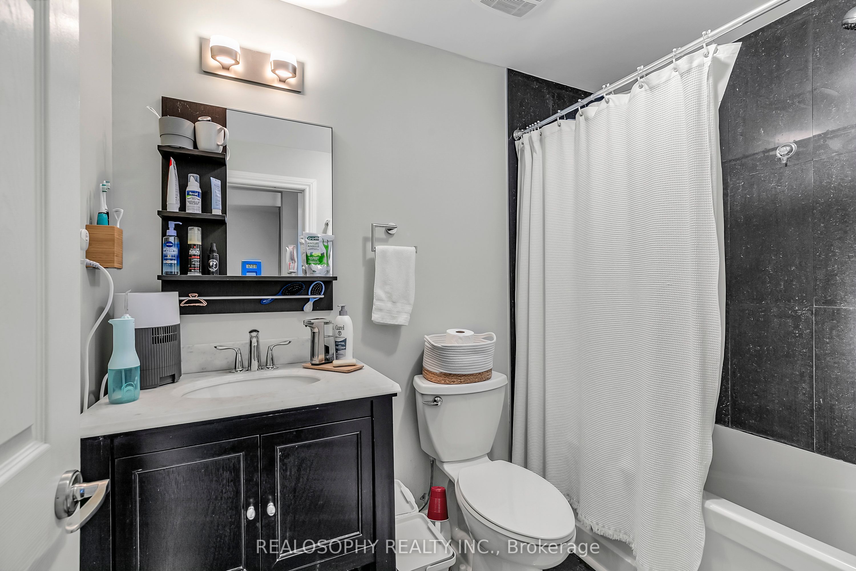 626 Huron Street Property Photo 7