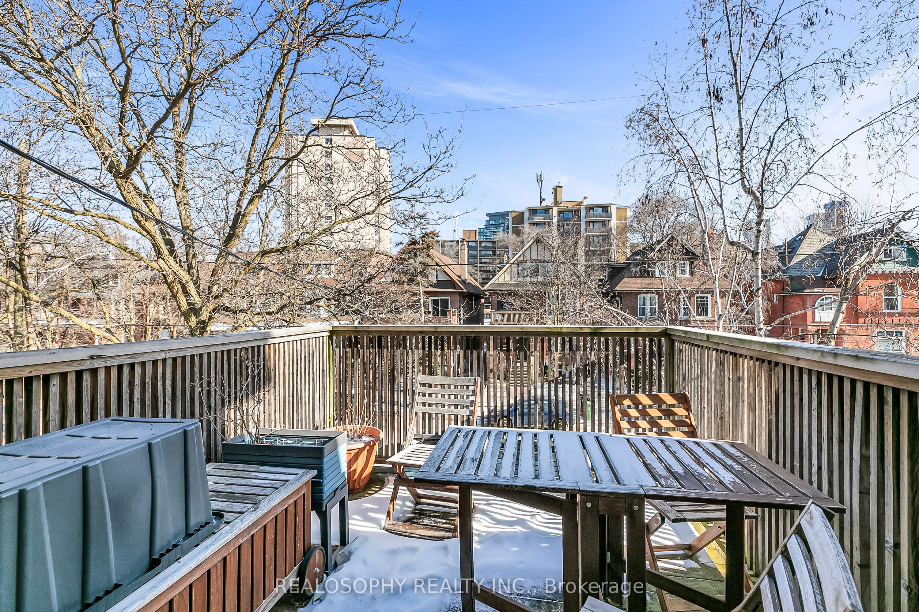 626 Huron Street Property Photo 8