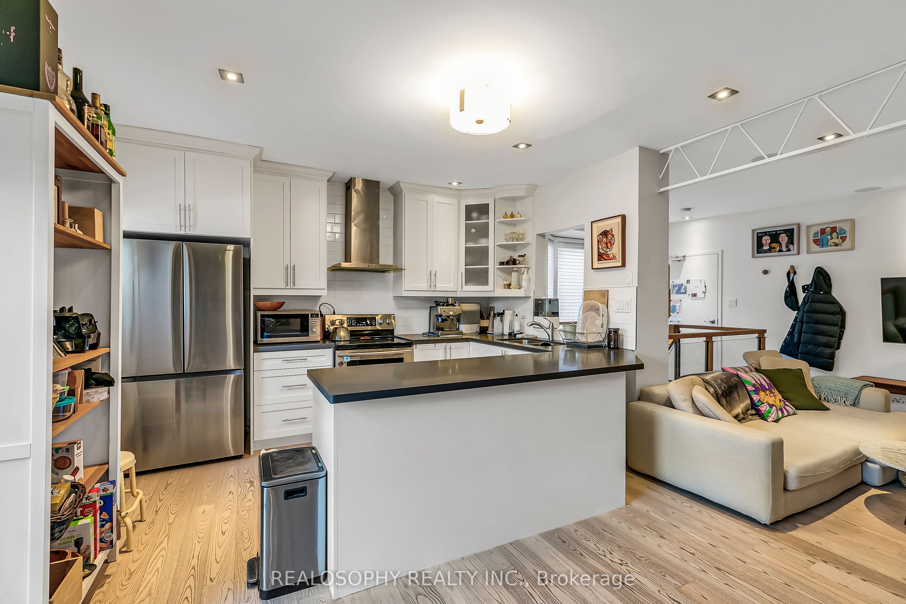 626 Huron Street Property Photo 11
