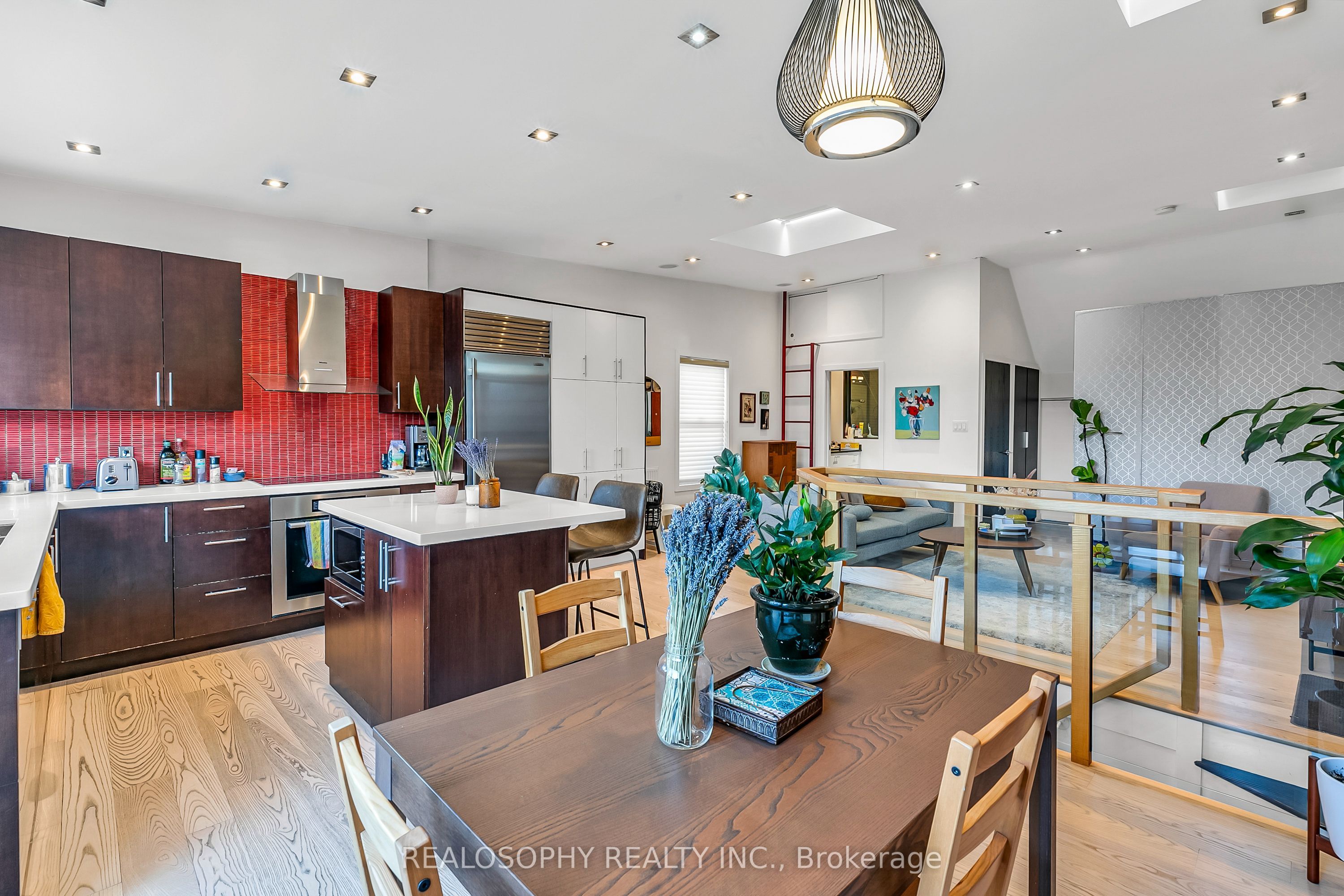 626 Huron Street Property Photo 20