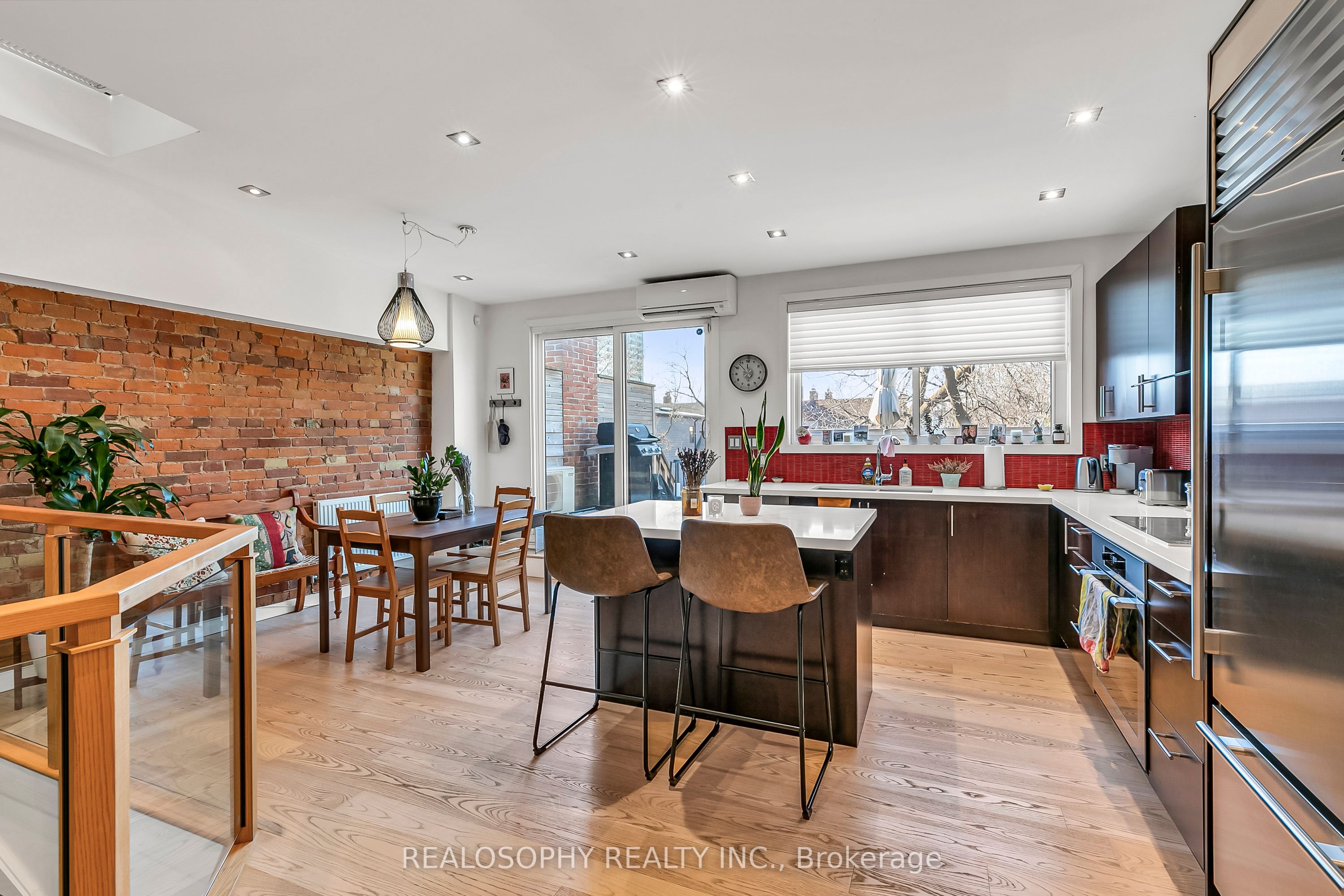 626 Huron Street Property Photo 22