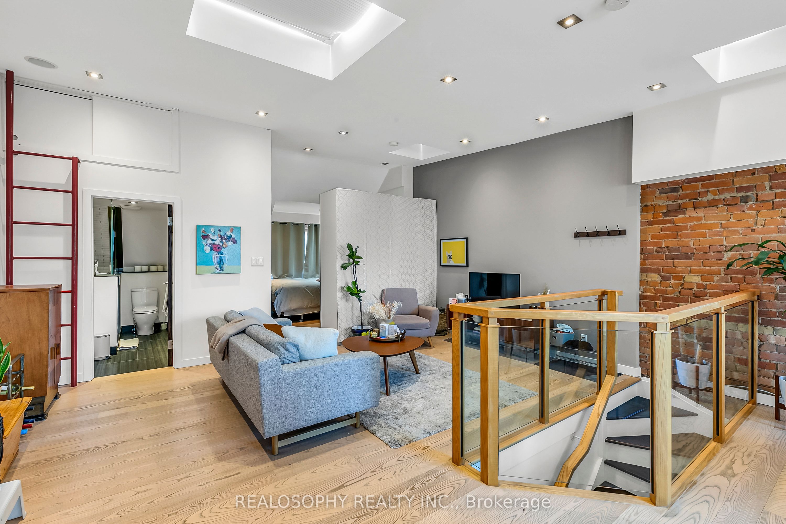 626 Huron Street Property Photo 23