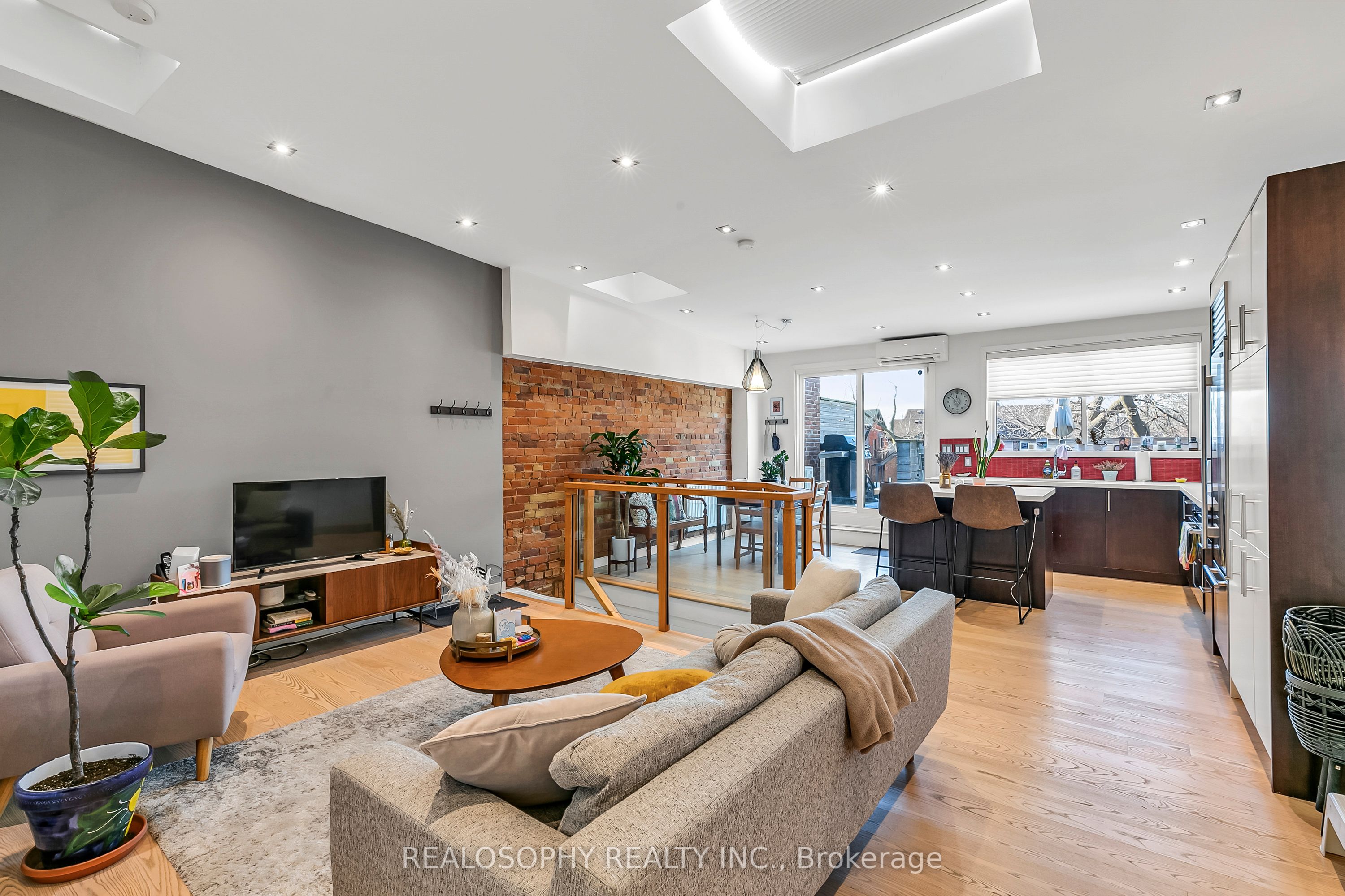 626 Huron Street Property Photo 25