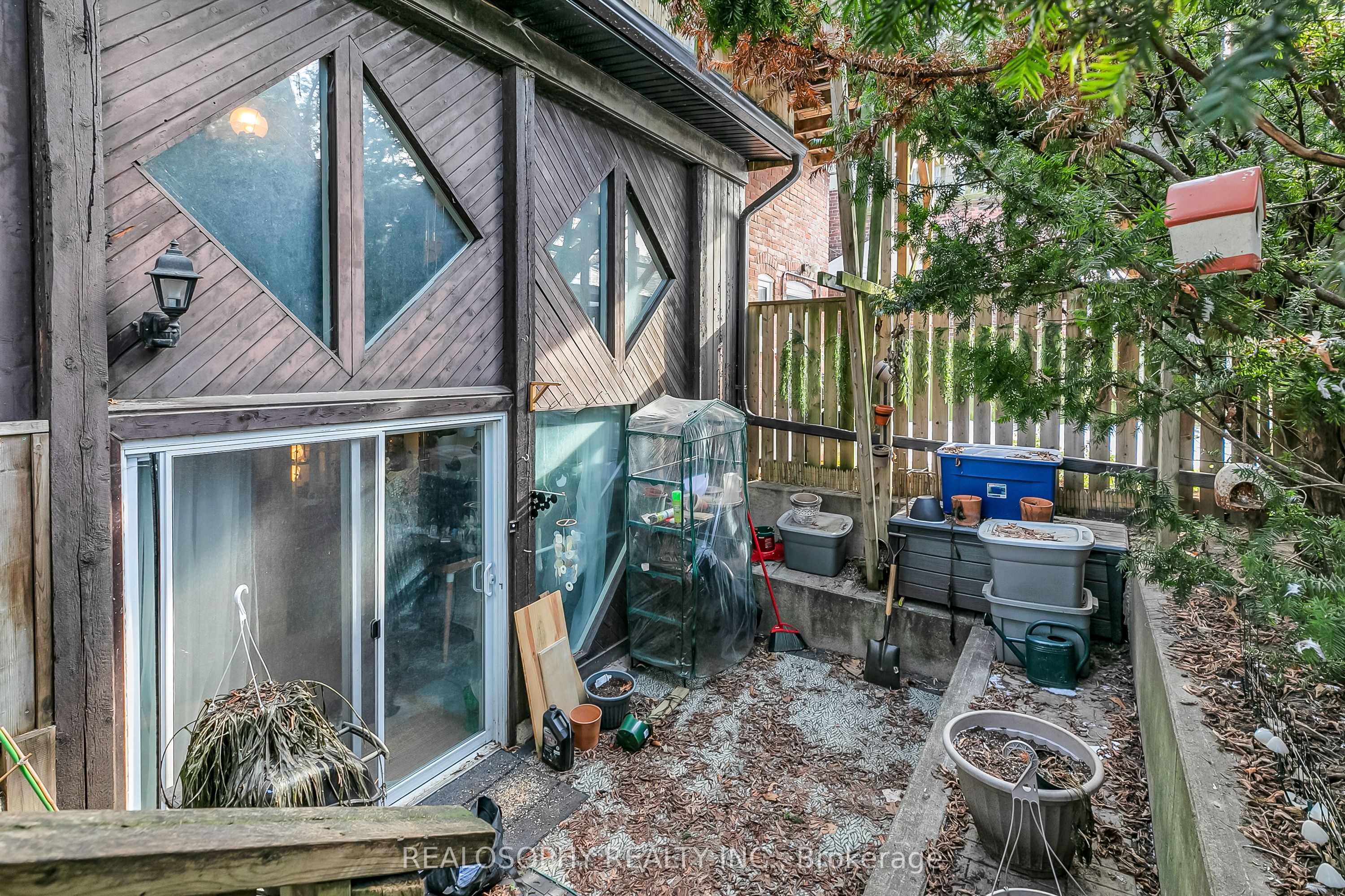 626 Huron Street Property Photo 39