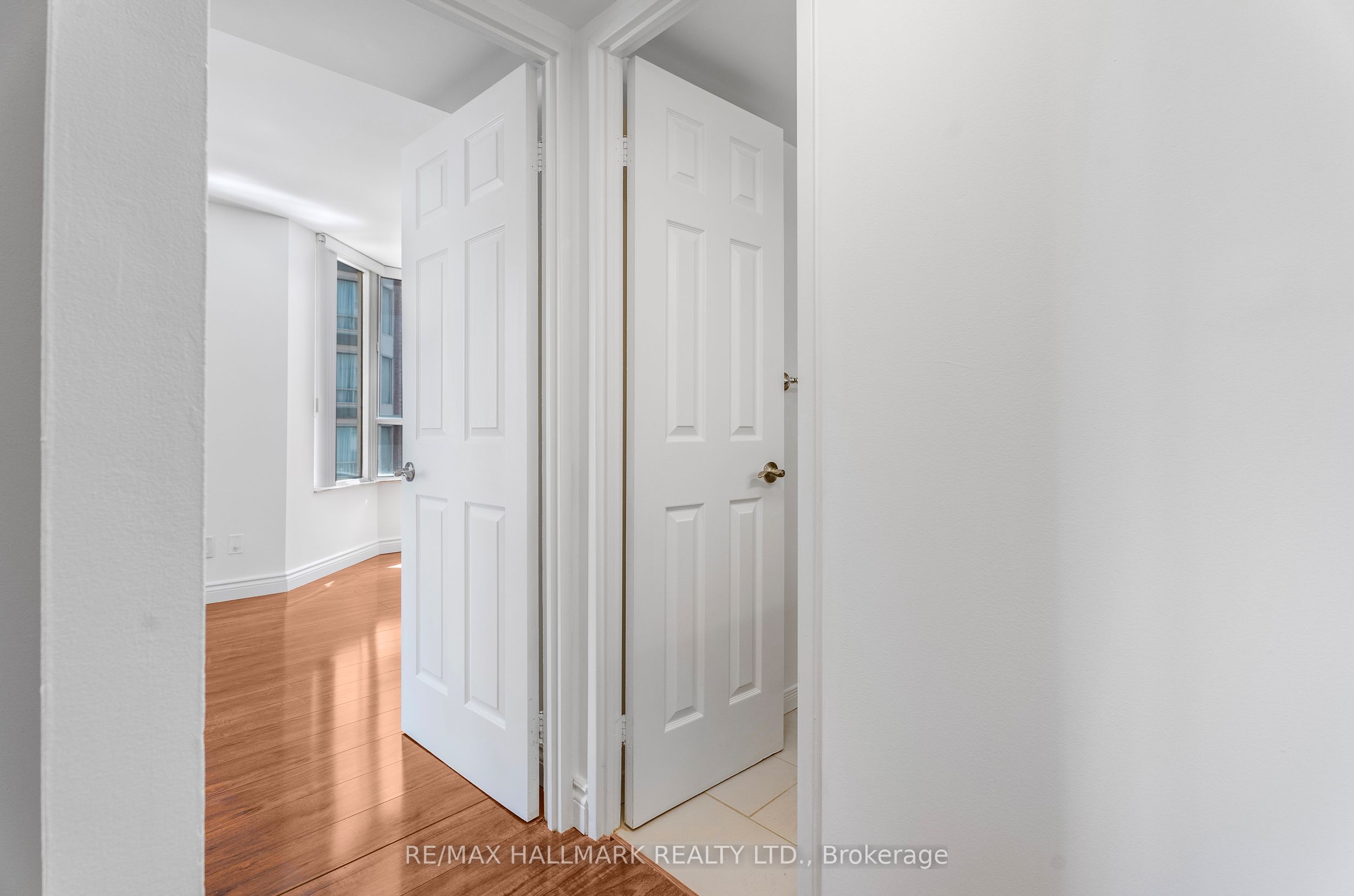 55 Centre Avenue 1607 Property Photo 10