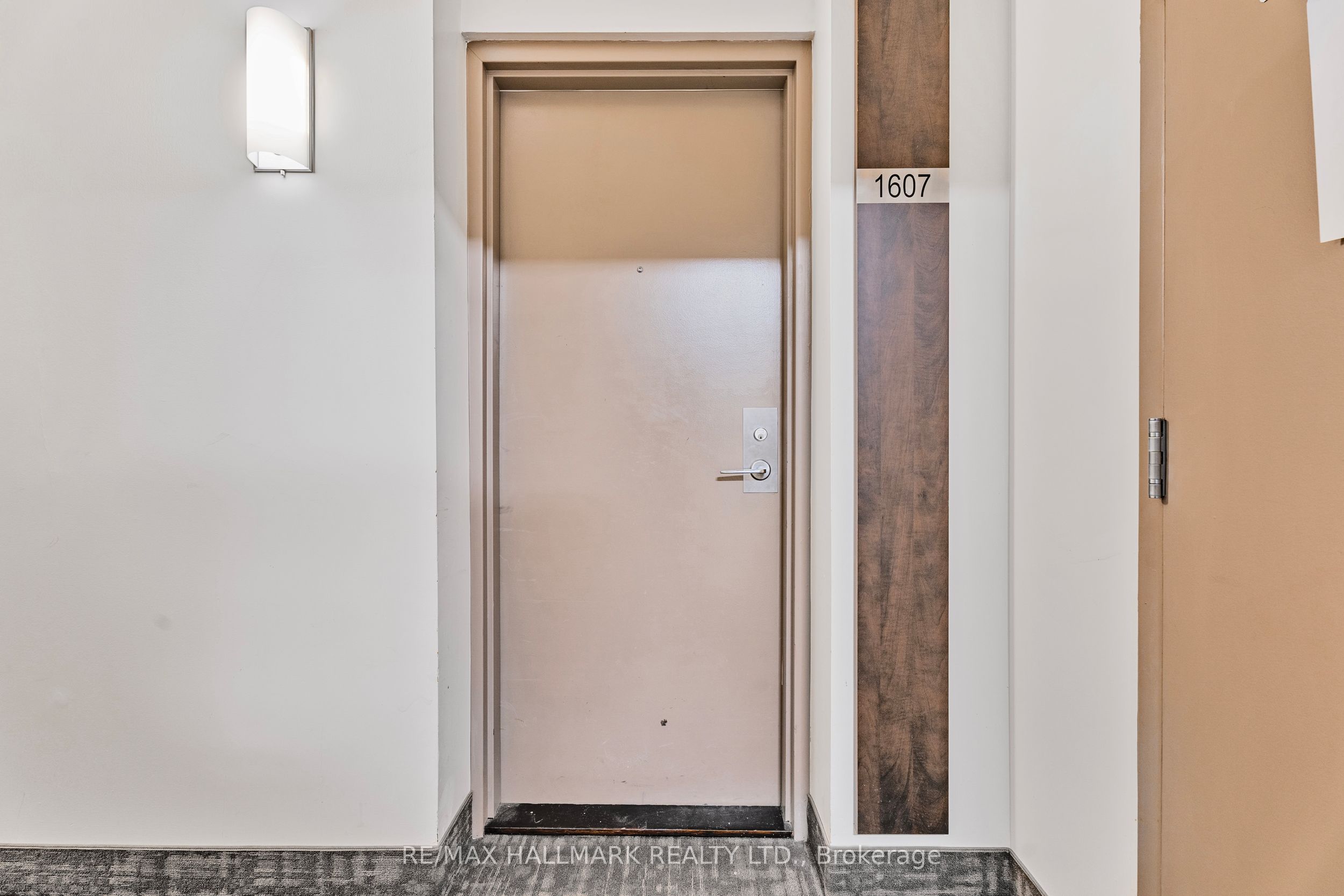 55 Centre Avenue 1607 Property Photo 20