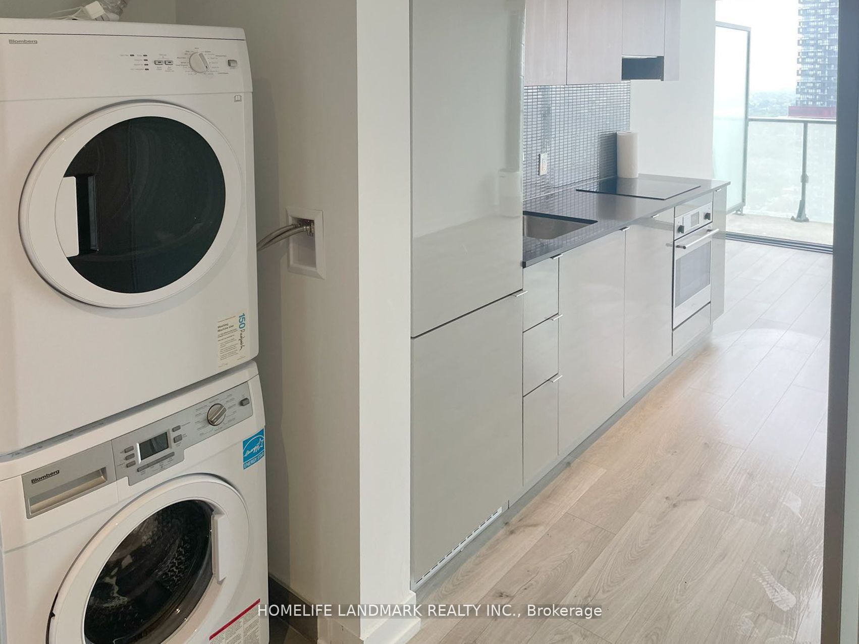 161 Roehampton Avenue 3901 Property Photo 2