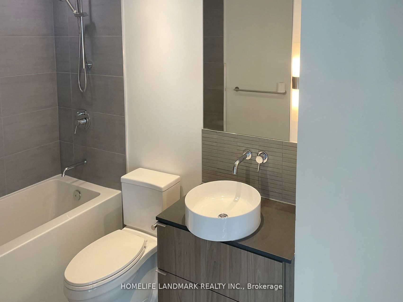 161 Roehampton Avenue 3901 Property Photo 8