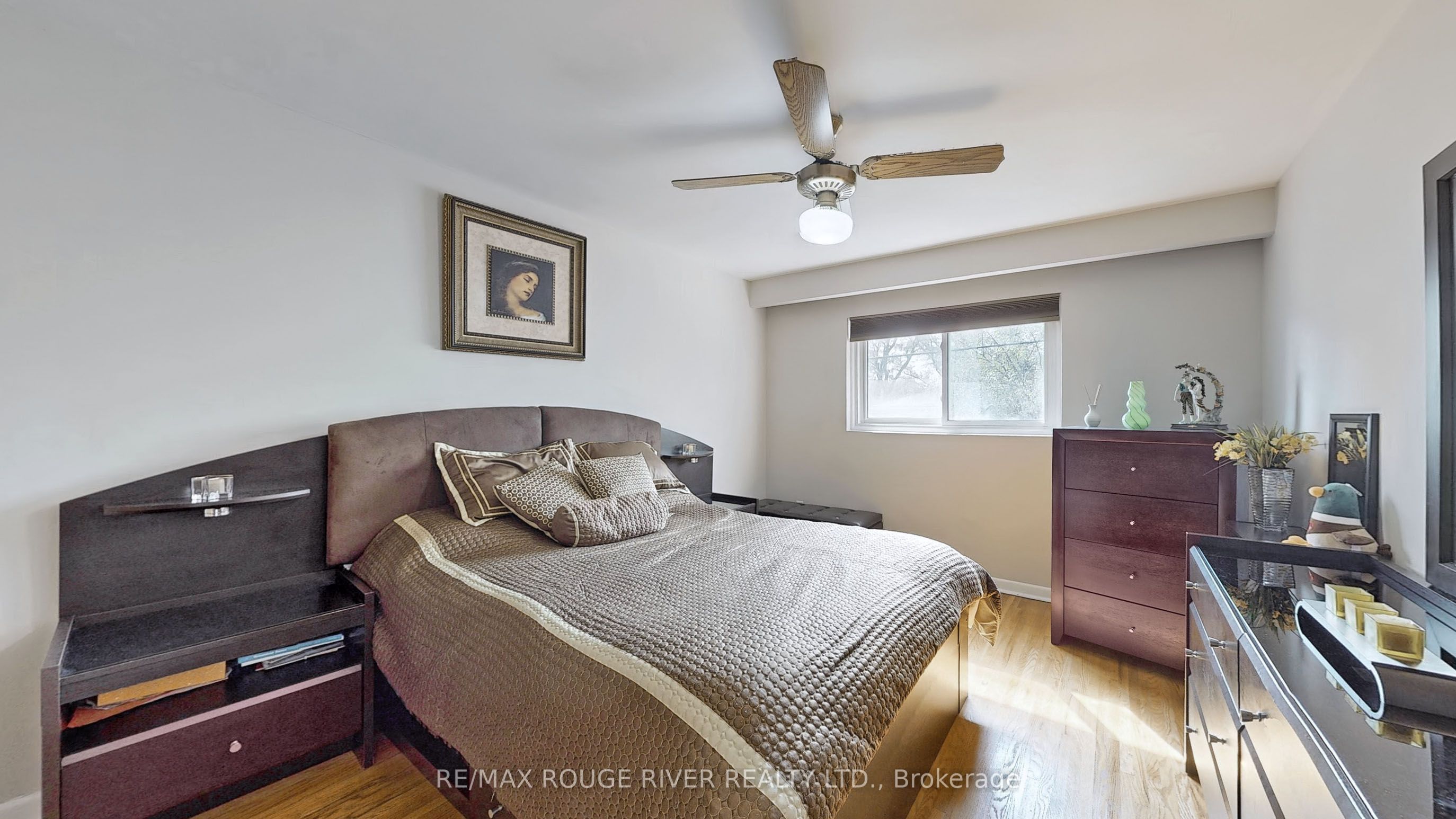 112 Billington Crescent Property Photo 15