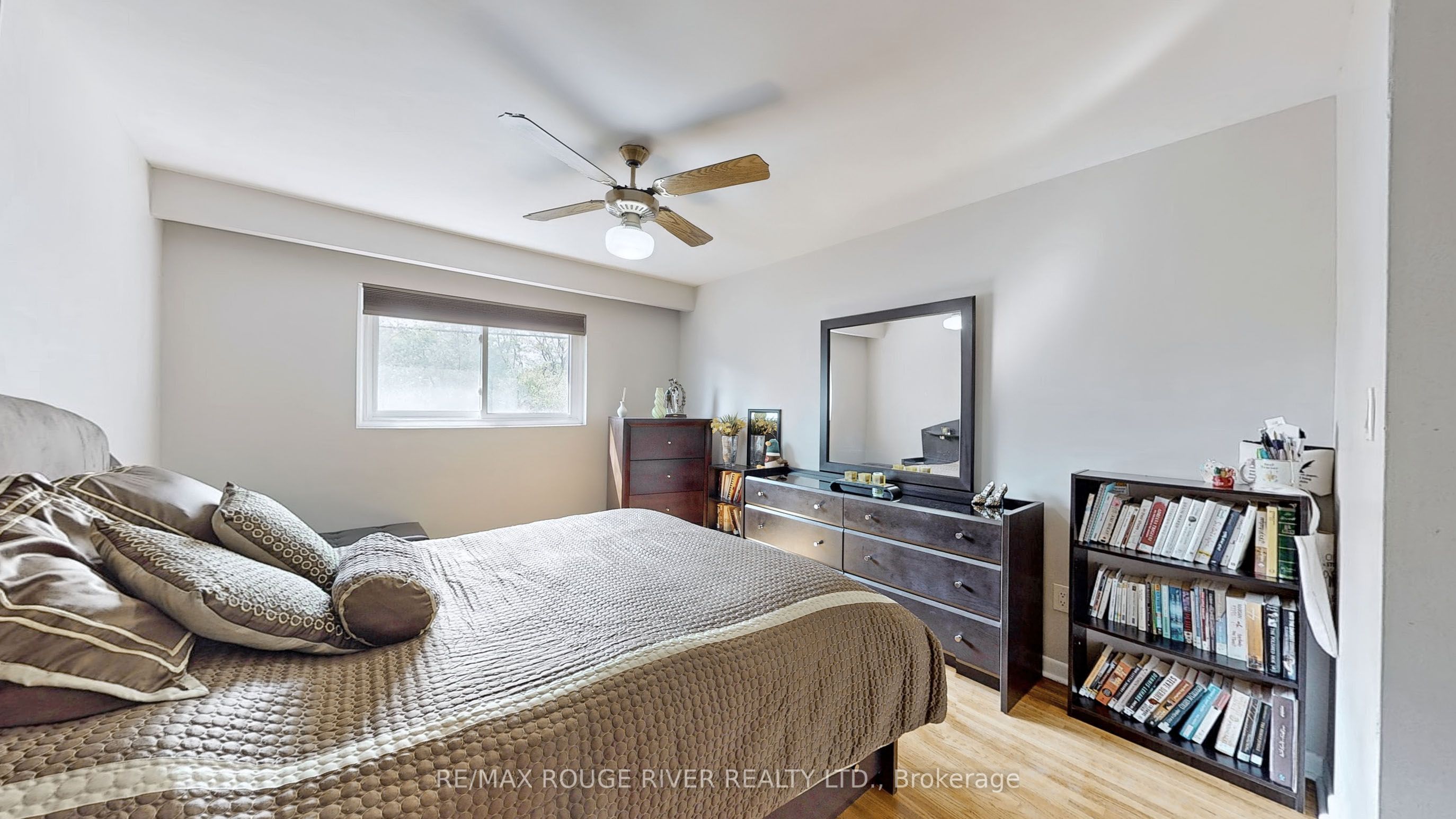 112 Billington Crescent Property Photo 17
