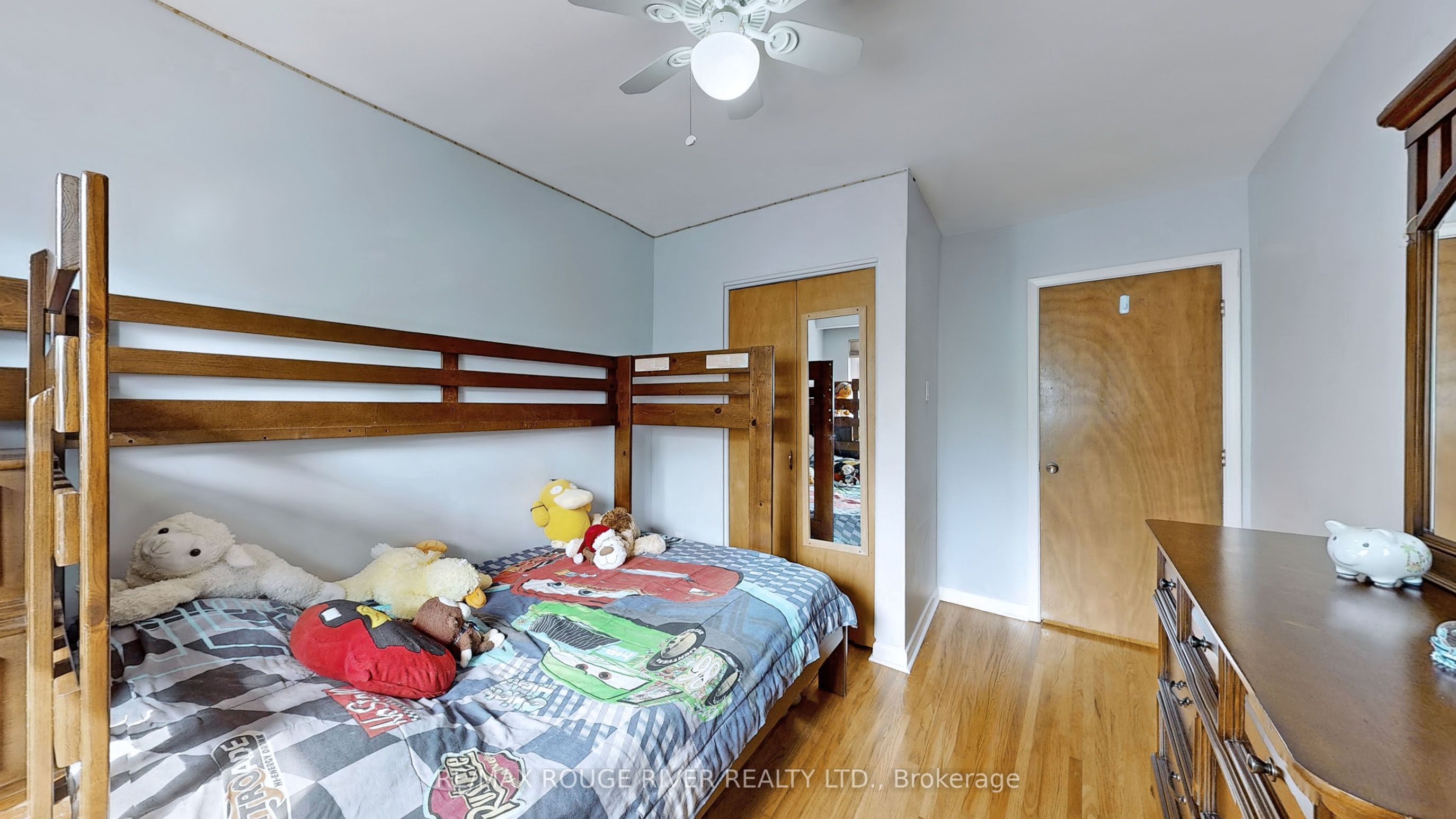 112 Billington Crescent Property Photo 20