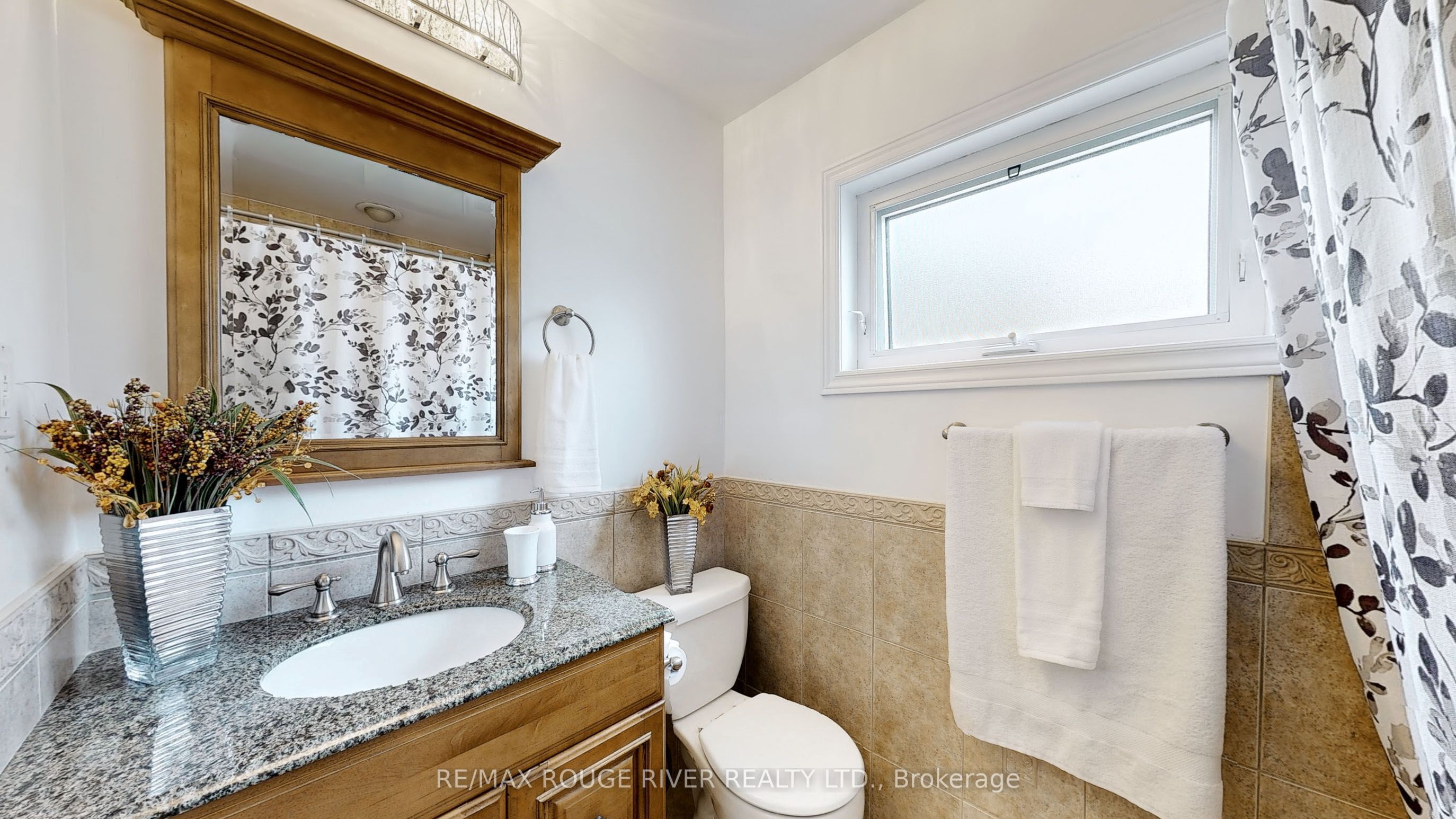 112 Billington Crescent Property Photo 21