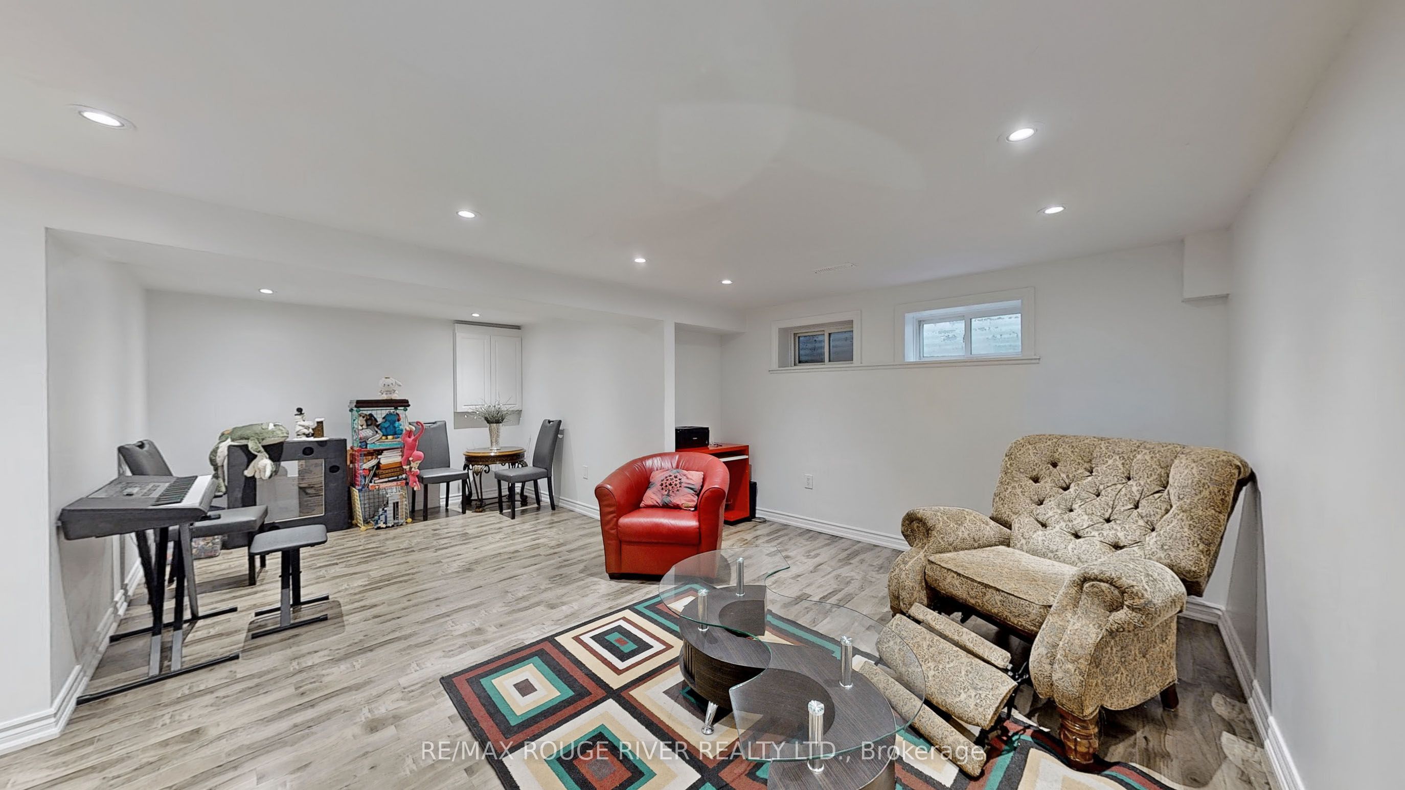 112 Billington Crescent Property Photo 30