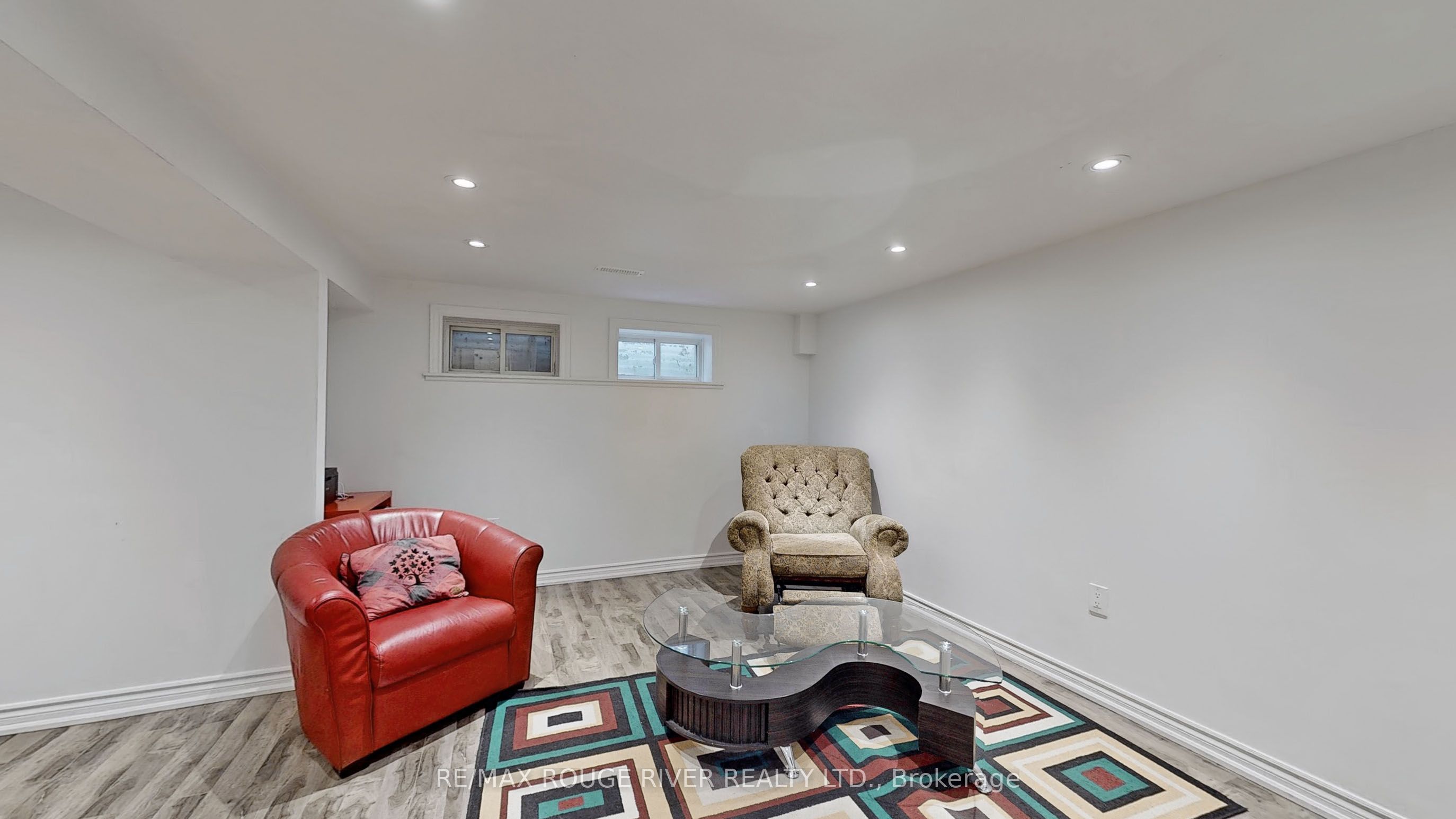 112 Billington Crescent Property Photo 31