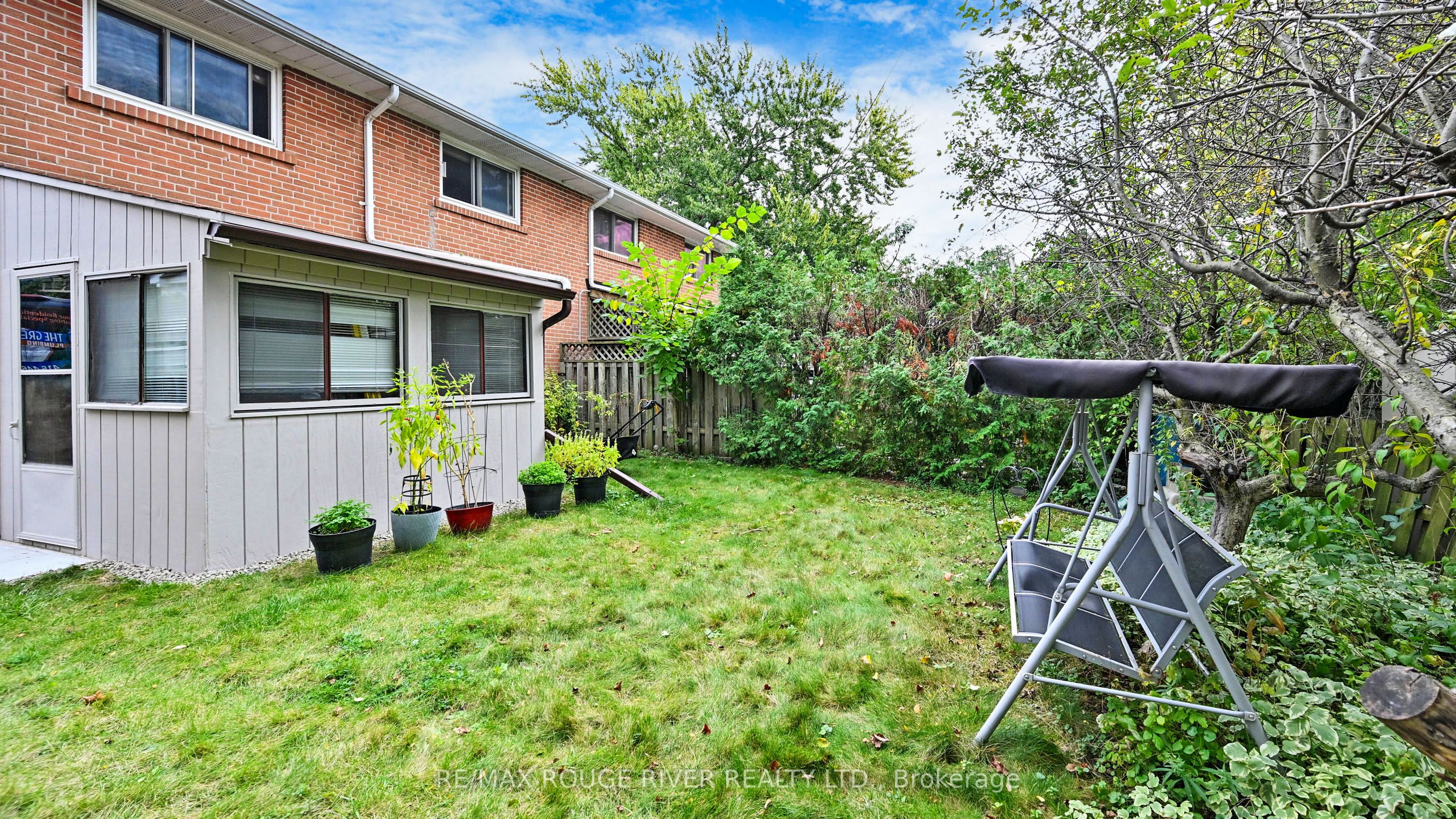 112 Billington Crescent Property Photo 35