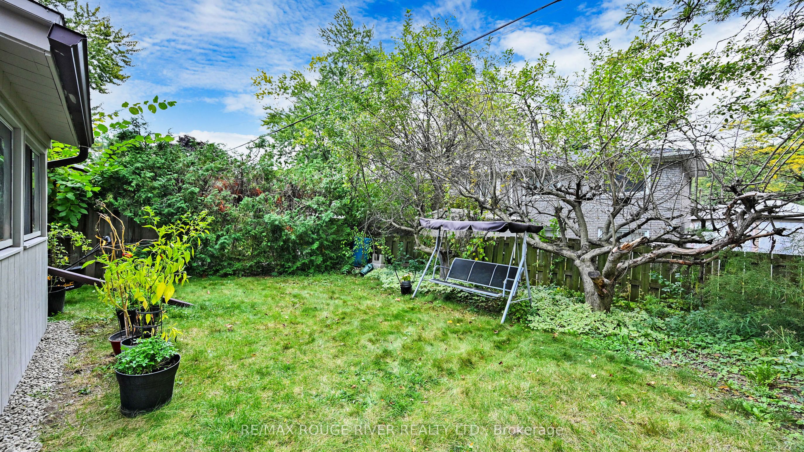 112 Billington Crescent Property Photo 36