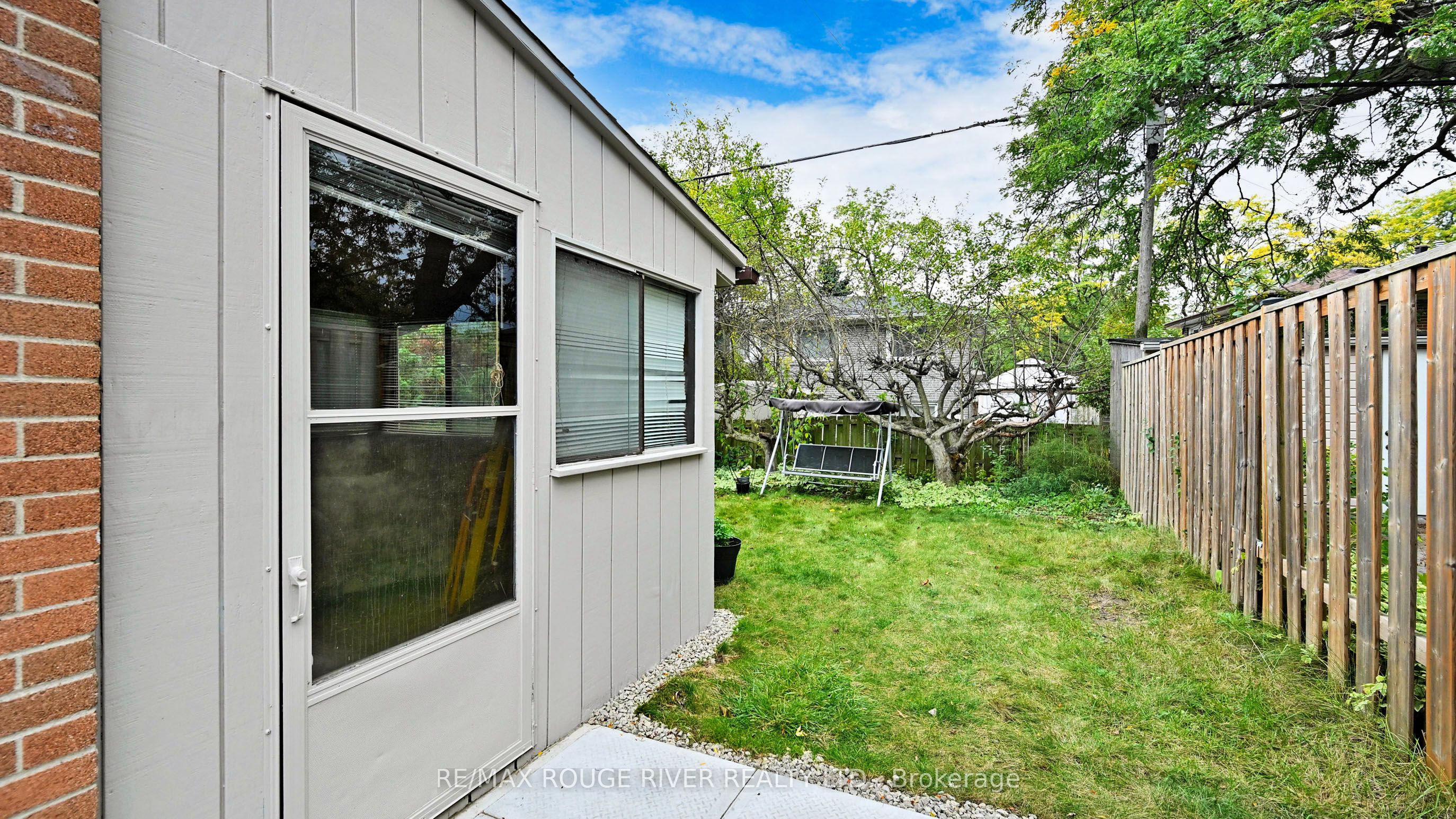 112 Billington Crescent Property Photo 38