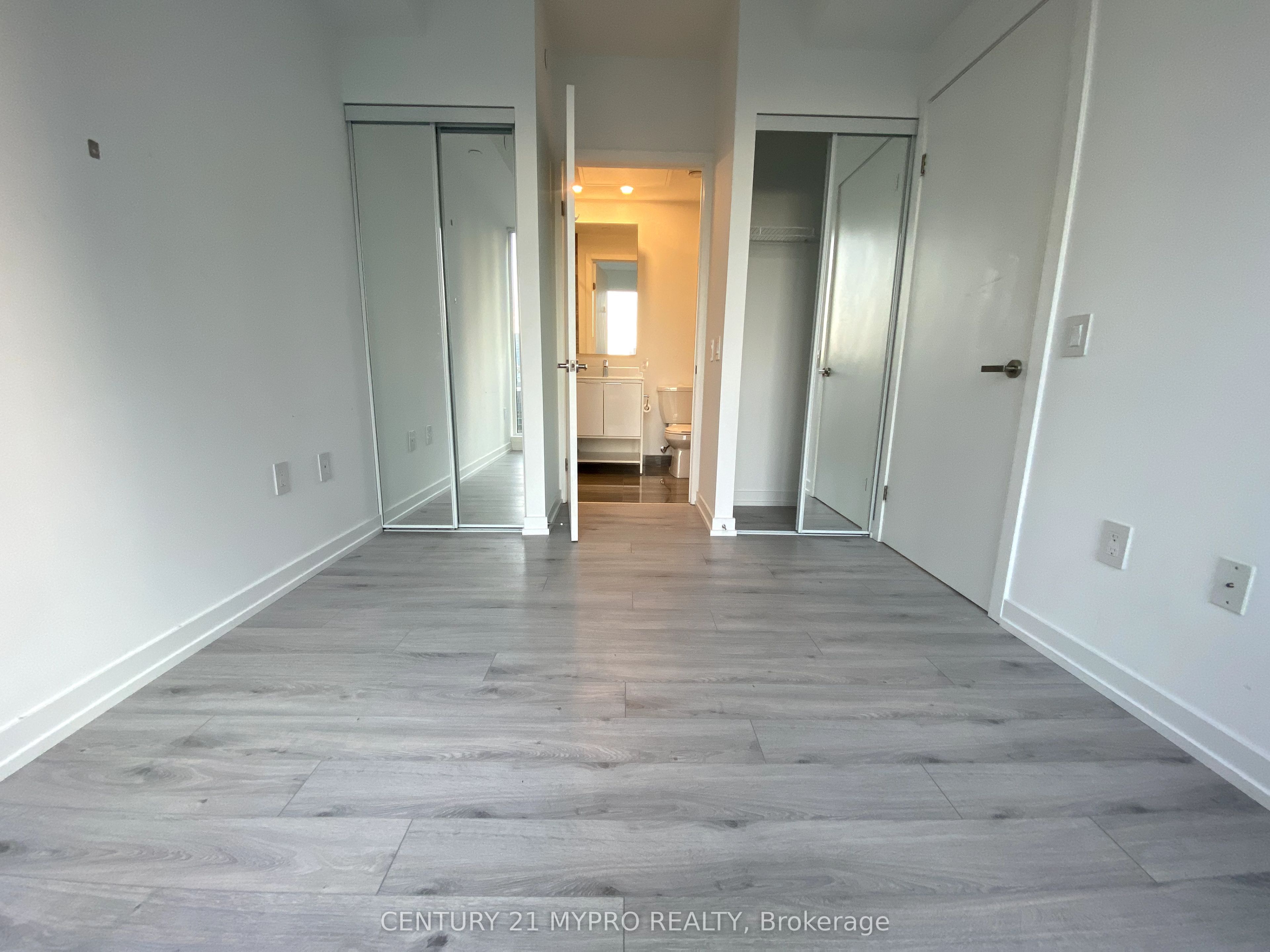 77 Shuter Street 2313 Property Photo 4