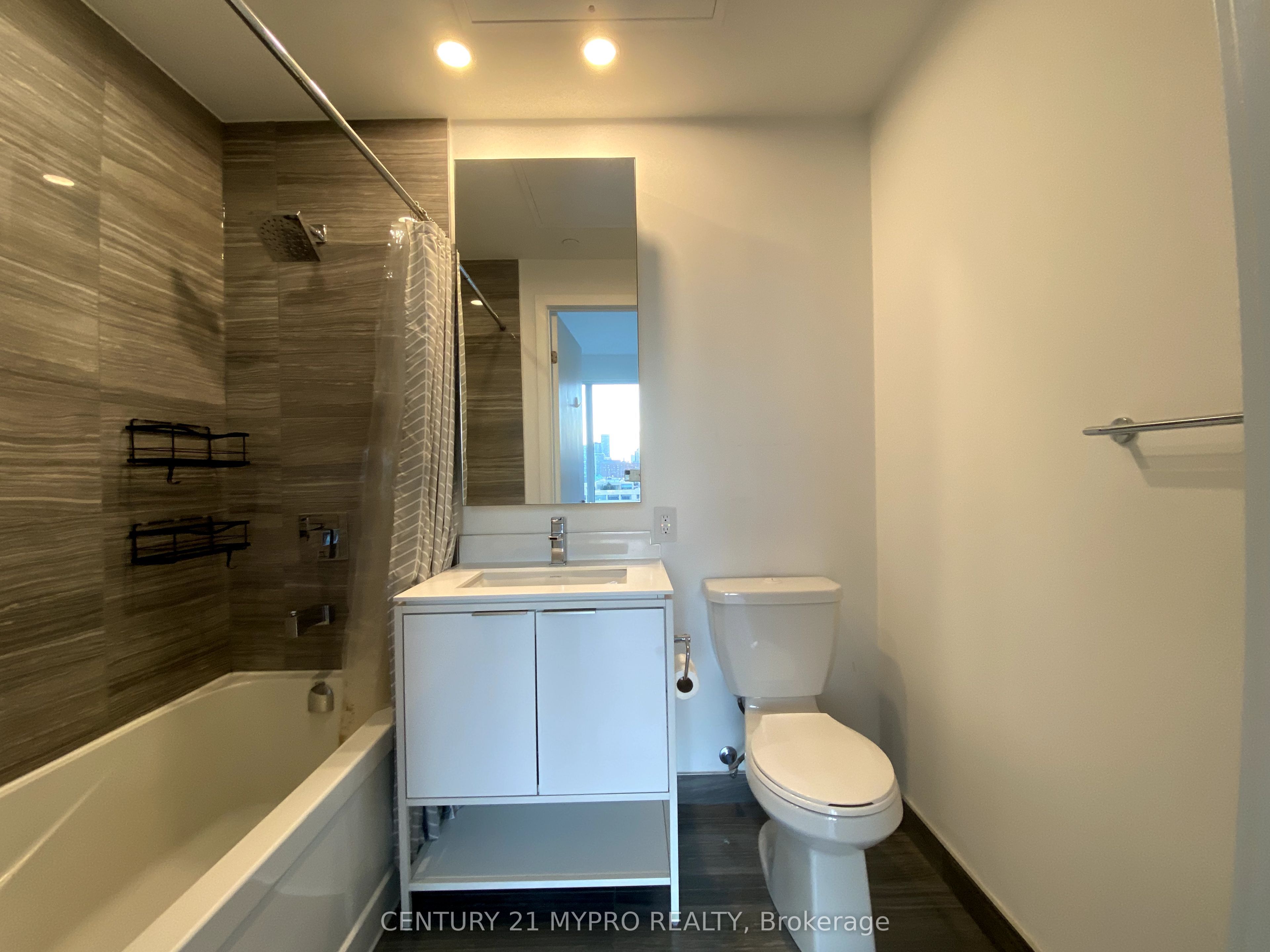 77 Shuter Street 2313 Property Photo 6
