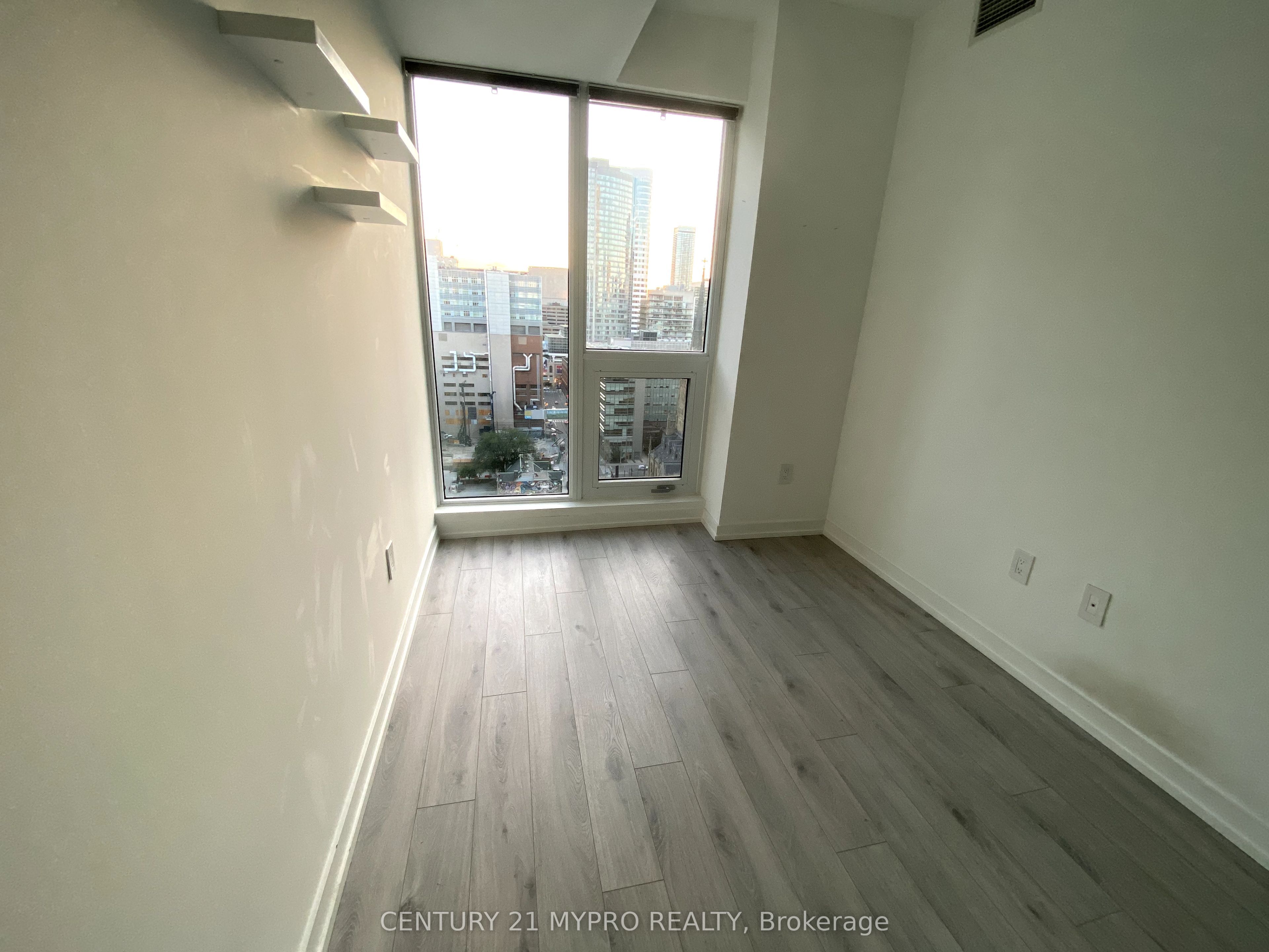 77 Shuter Street 2313 Property Photo 7