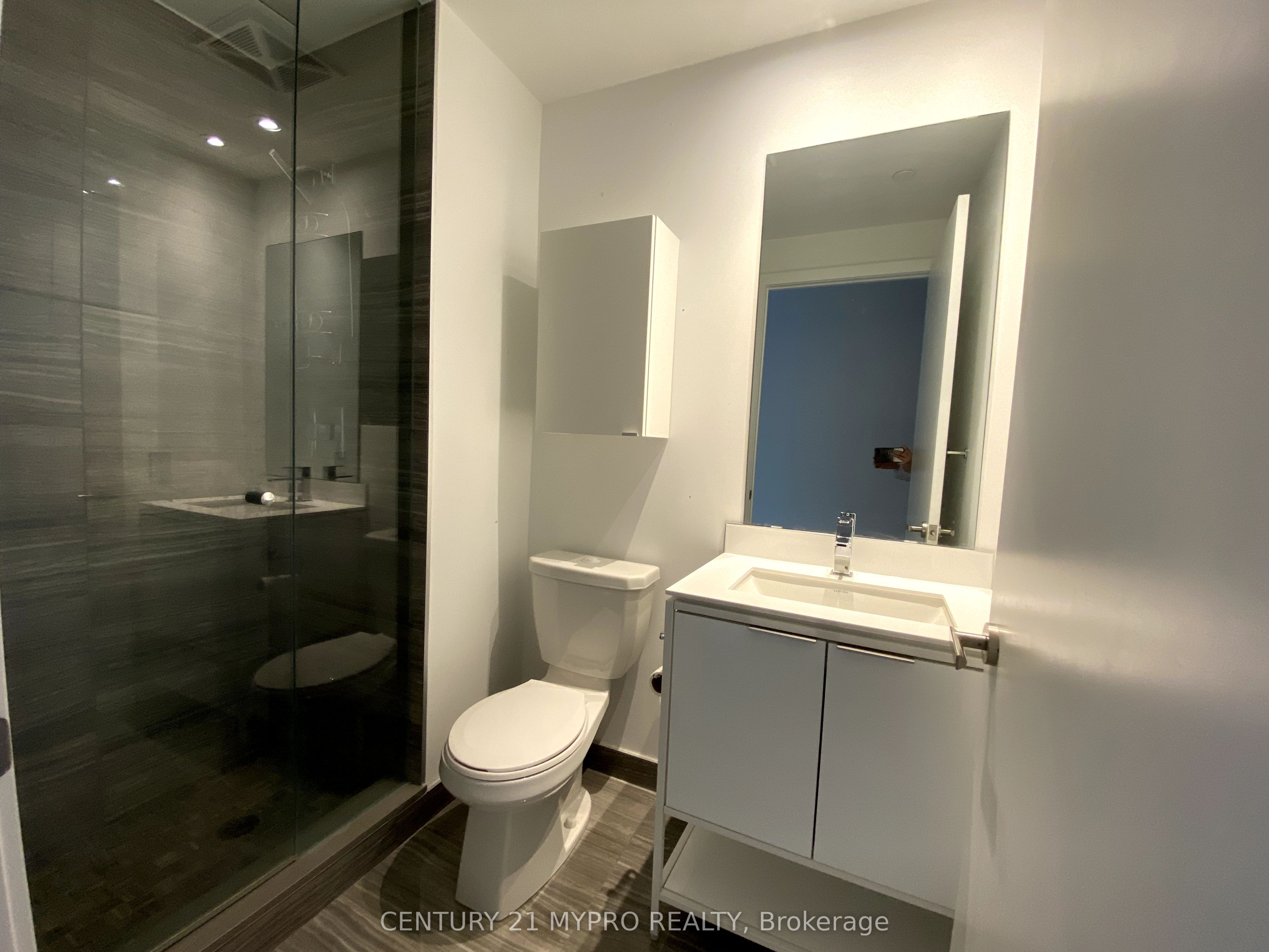 77 Shuter Street 2313 Property Photo 9