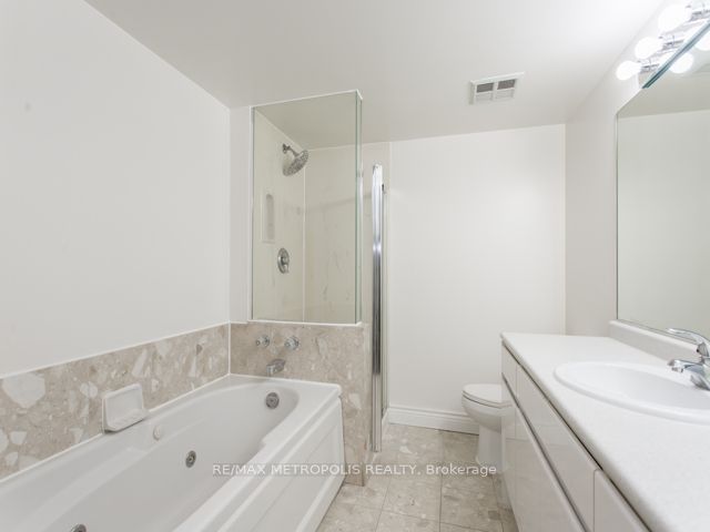 7 Carlton Street 1406 Property Photo 19