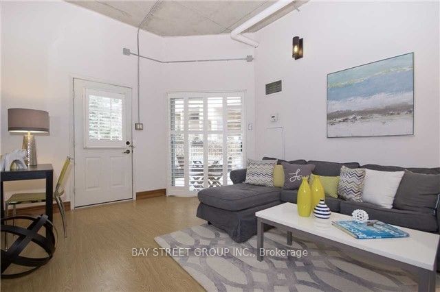 60 Homewood Avenue 108 Property Photo 5