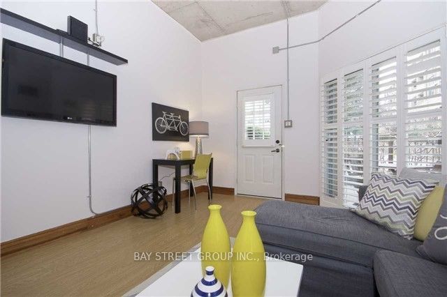 60 Homewood Avenue 108 Property Photo 6