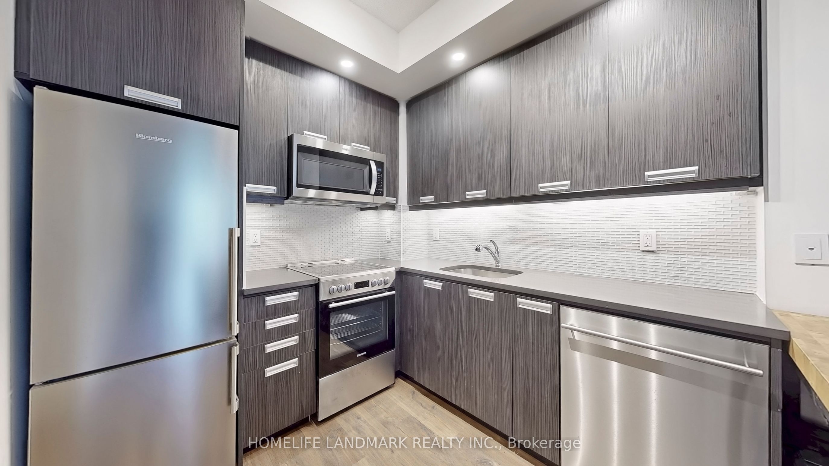 99 John Street 704 Property Photo 15