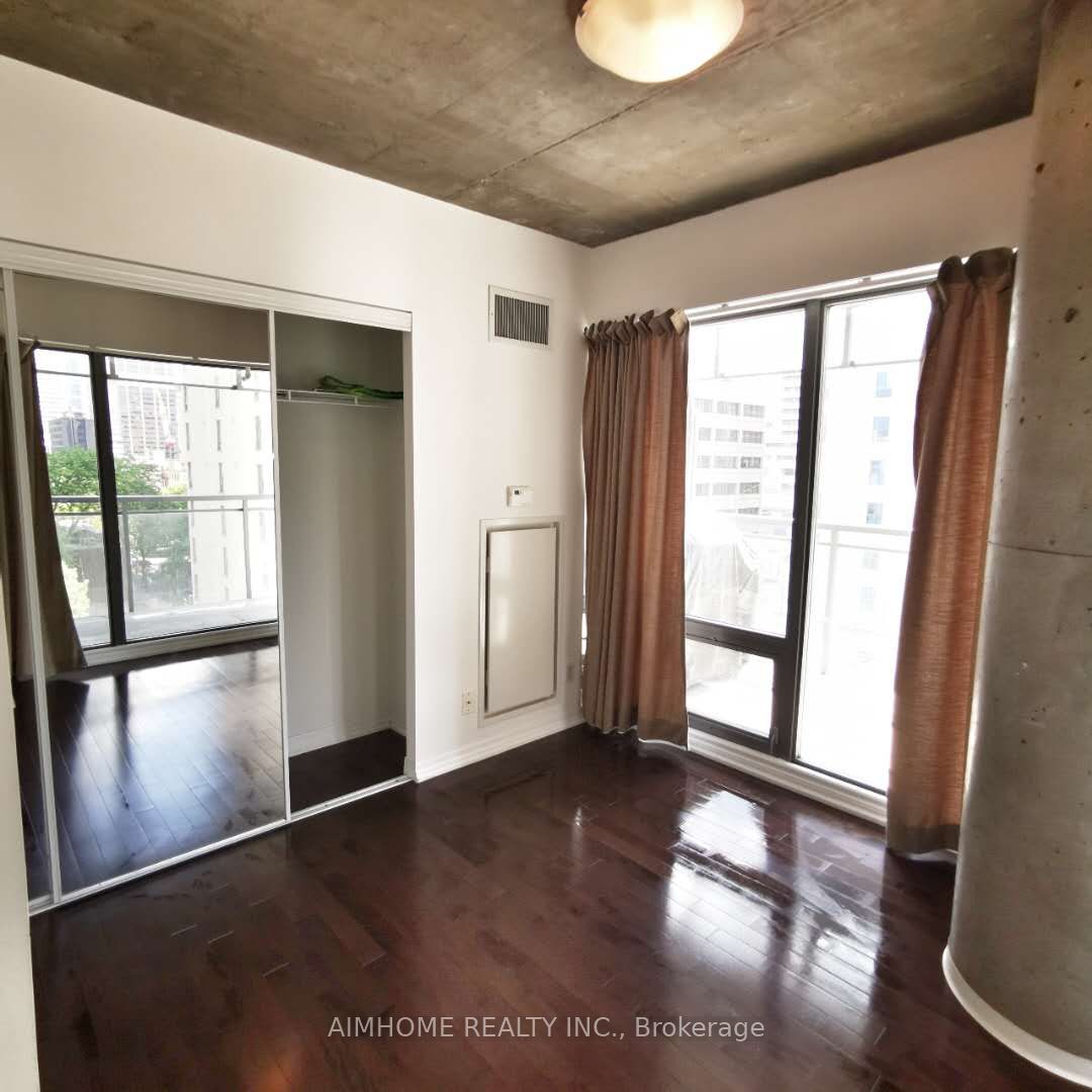 22 Wellesley Street E 906 Property Photo 1