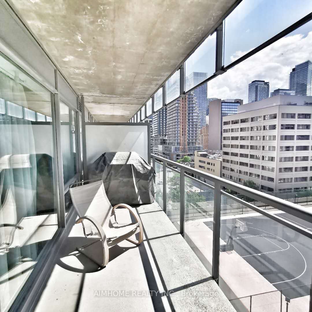 22 Wellesley Street E 906 Property Photo 2