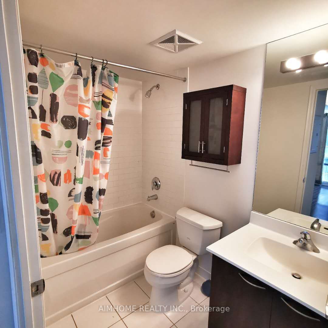 22 Wellesley Street E 906 Property Photo 4